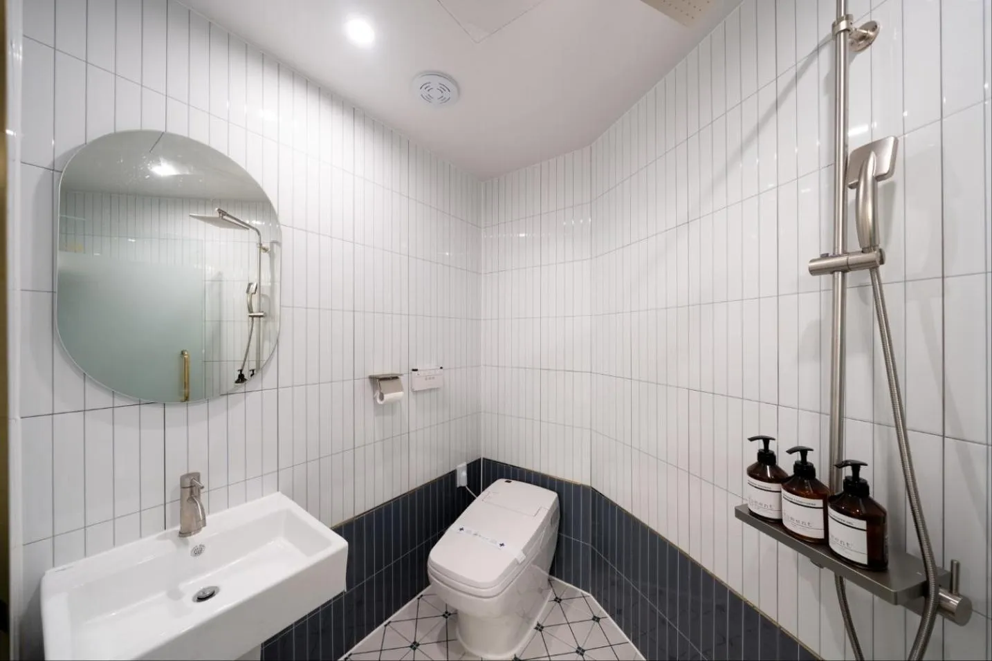 Shower in DK Airport Hotel