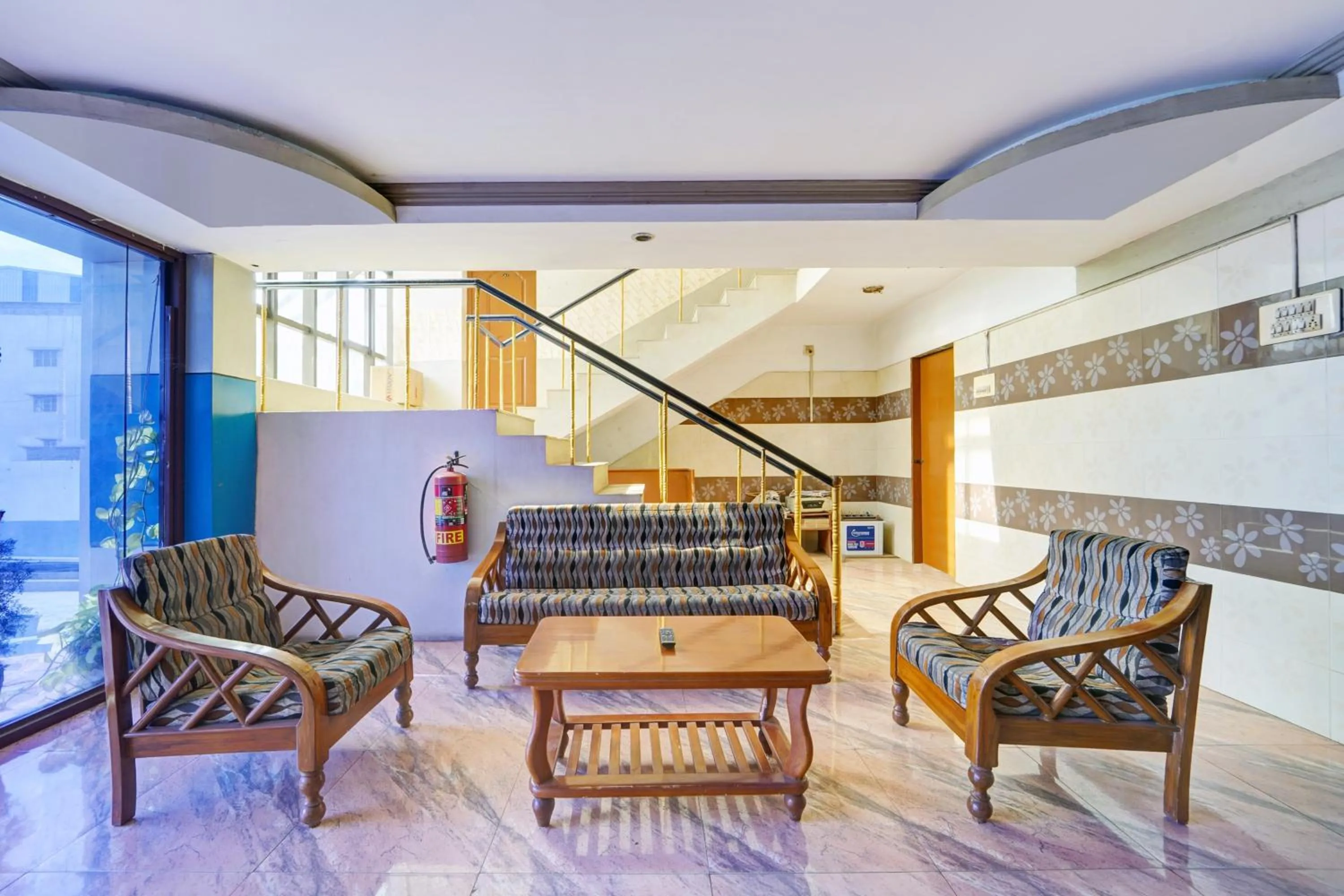 Lobby or reception in Hotel O Tiruppur Near Railway station