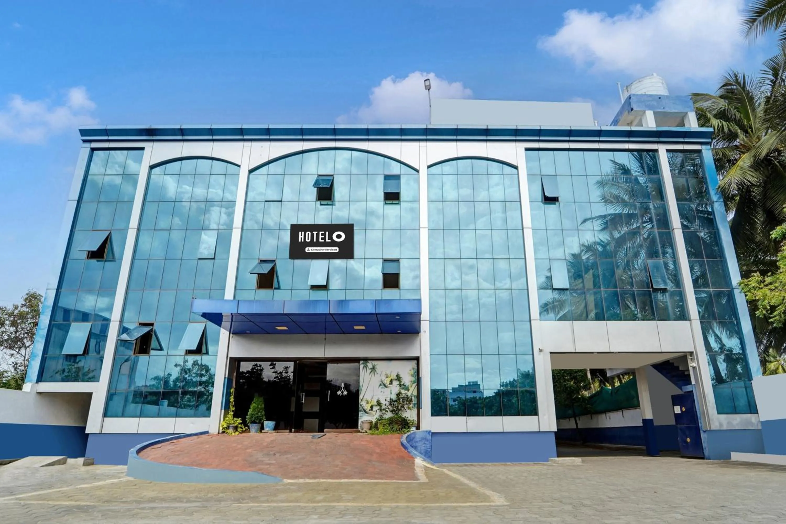Facade/entrance in Hotel O Tiruppur Near Railway station