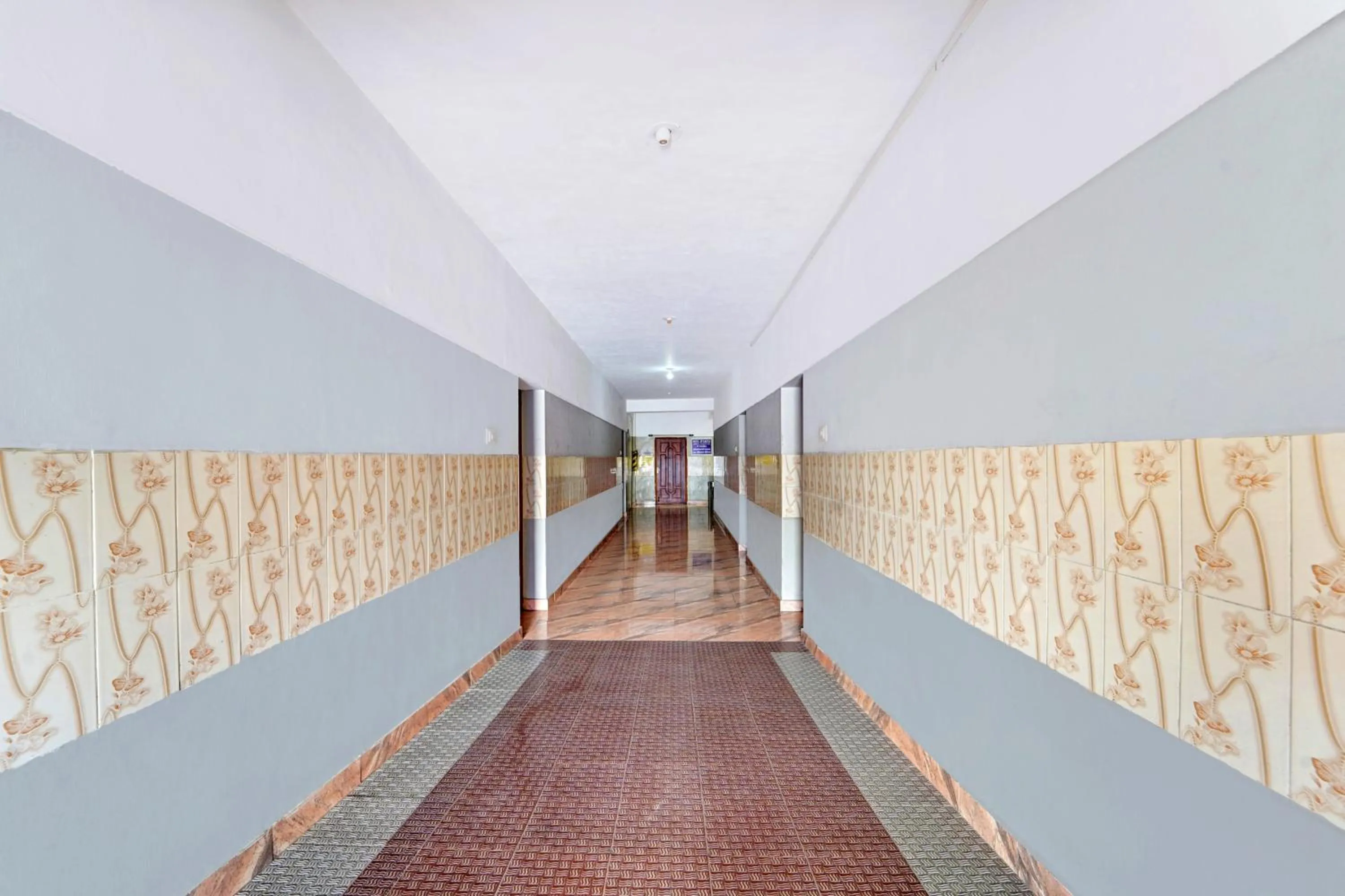 Lobby or reception in Hotel O Tiruppur Near Railway station