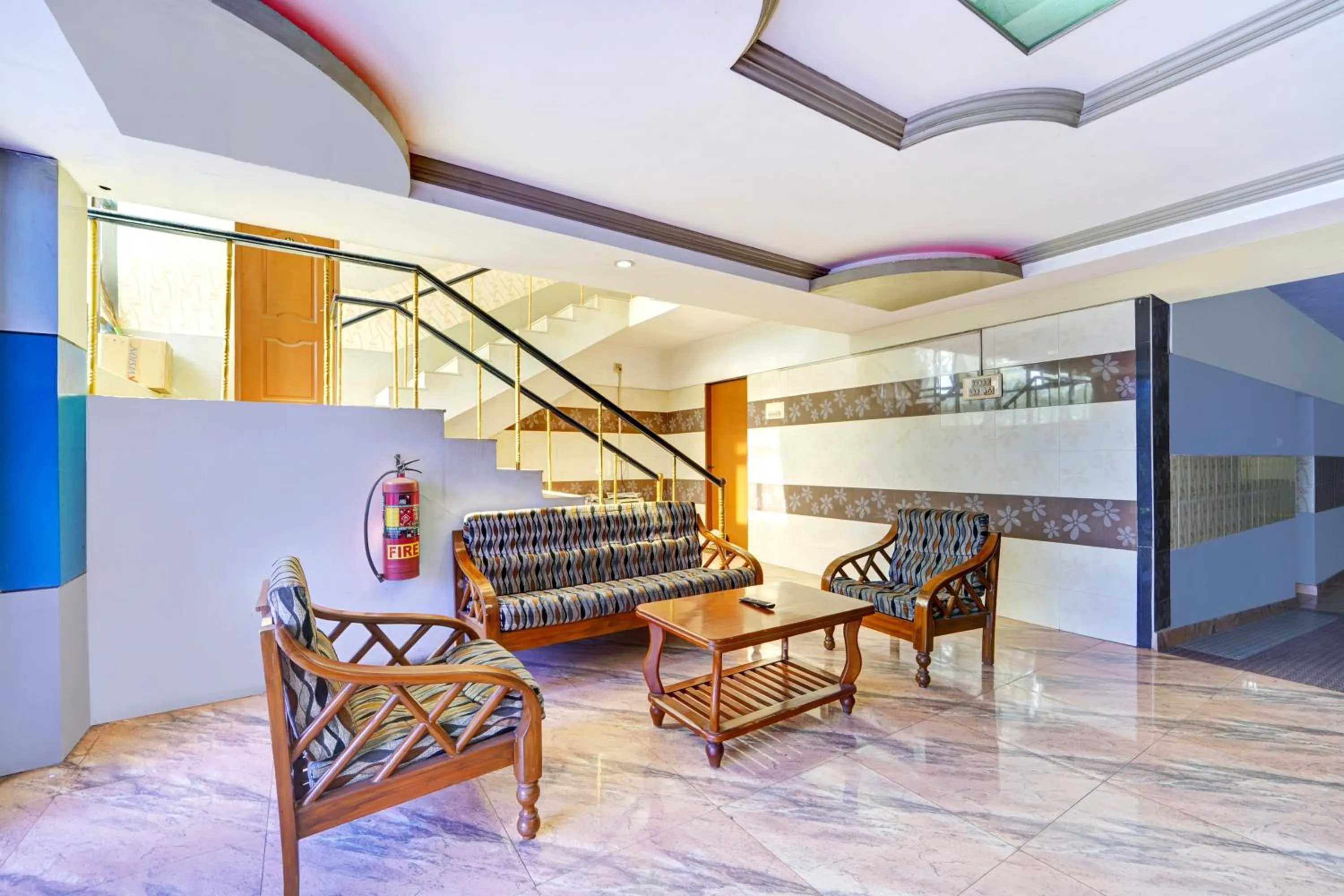 Lobby or reception in Hotel O Tiruppur Near Railway station