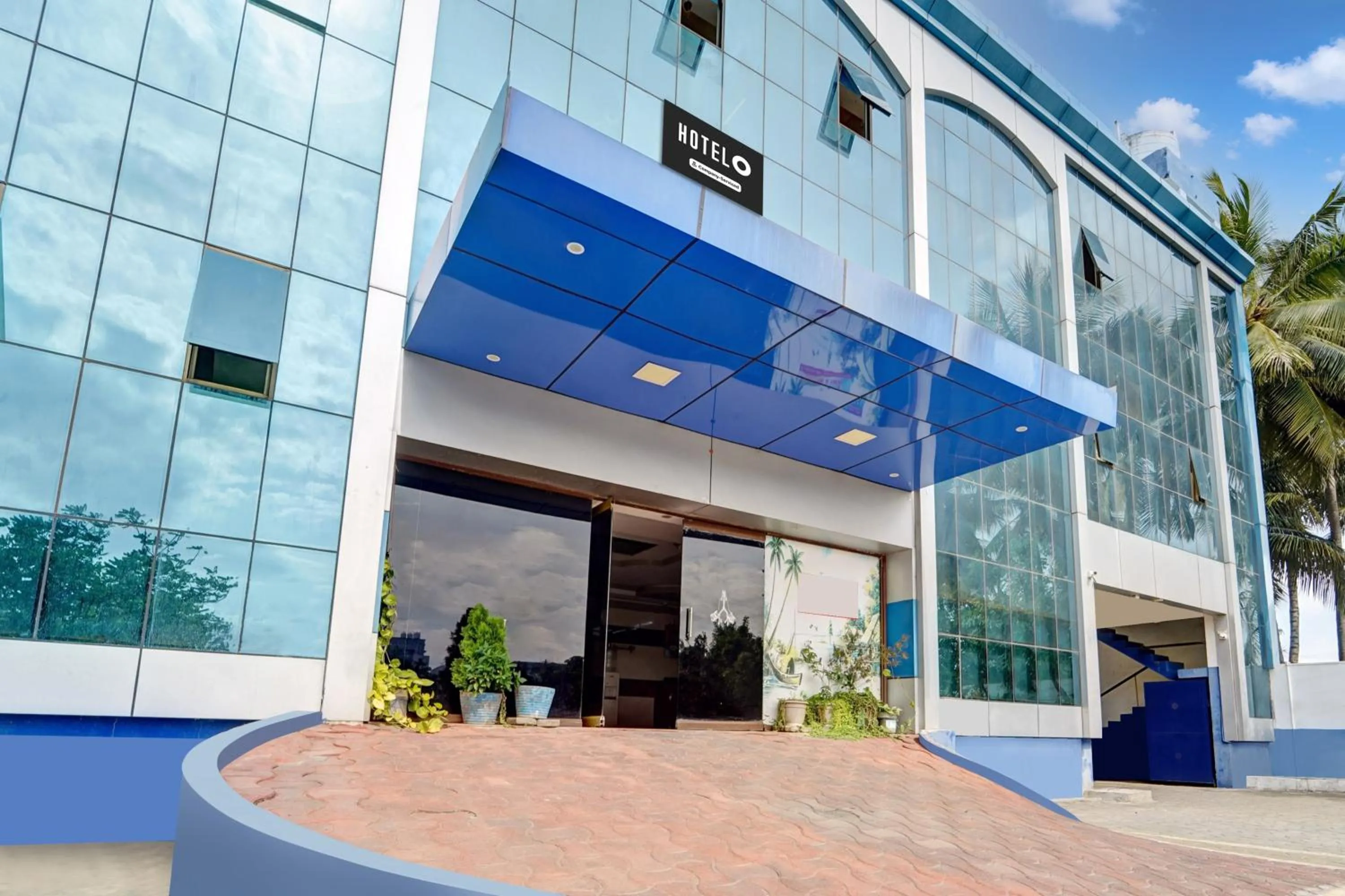 Facade/entrance in Hotel O Tiruppur Near Railway station
