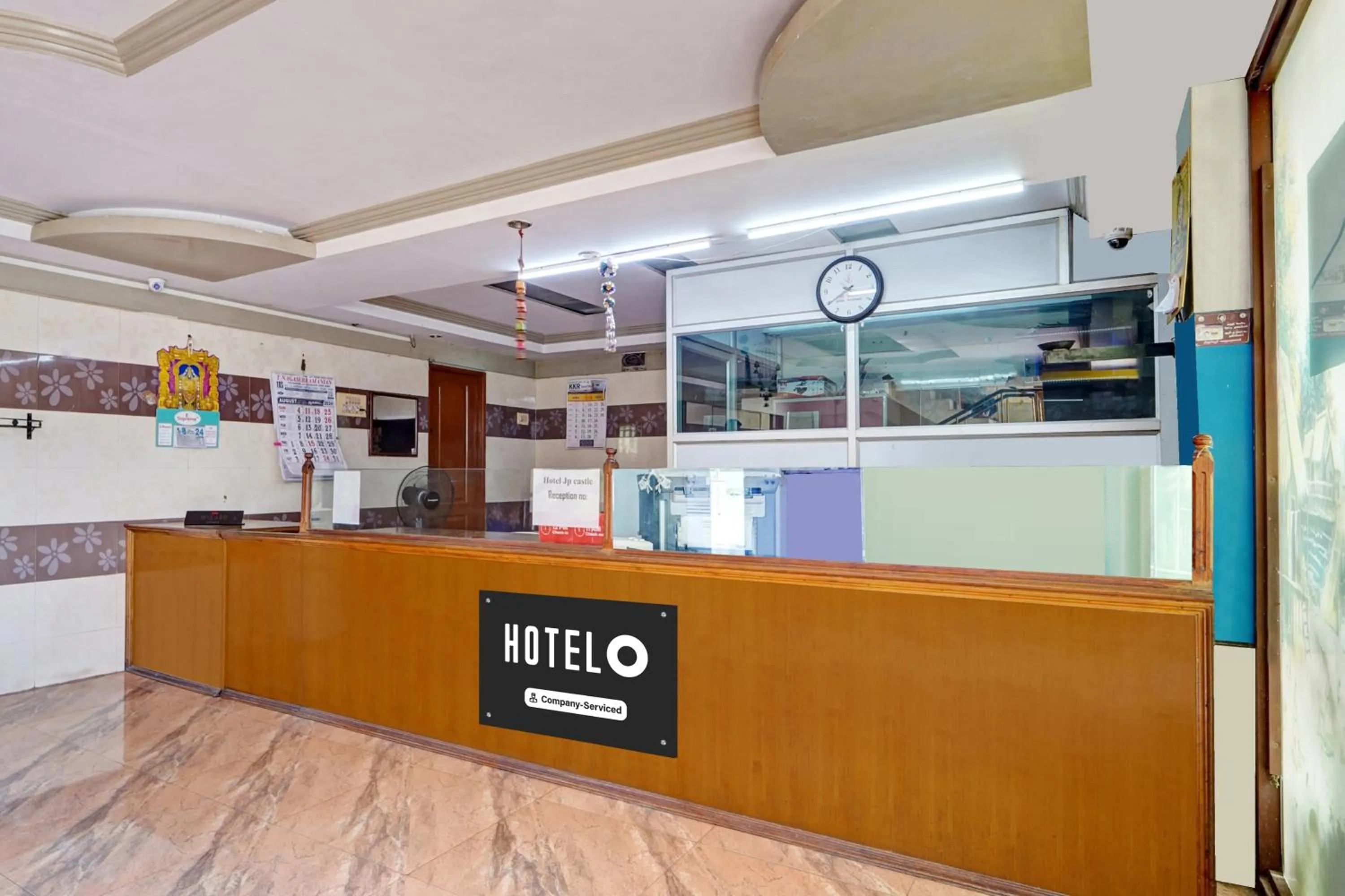 Lobby or reception in Hotel O Tiruppur Near Railway station