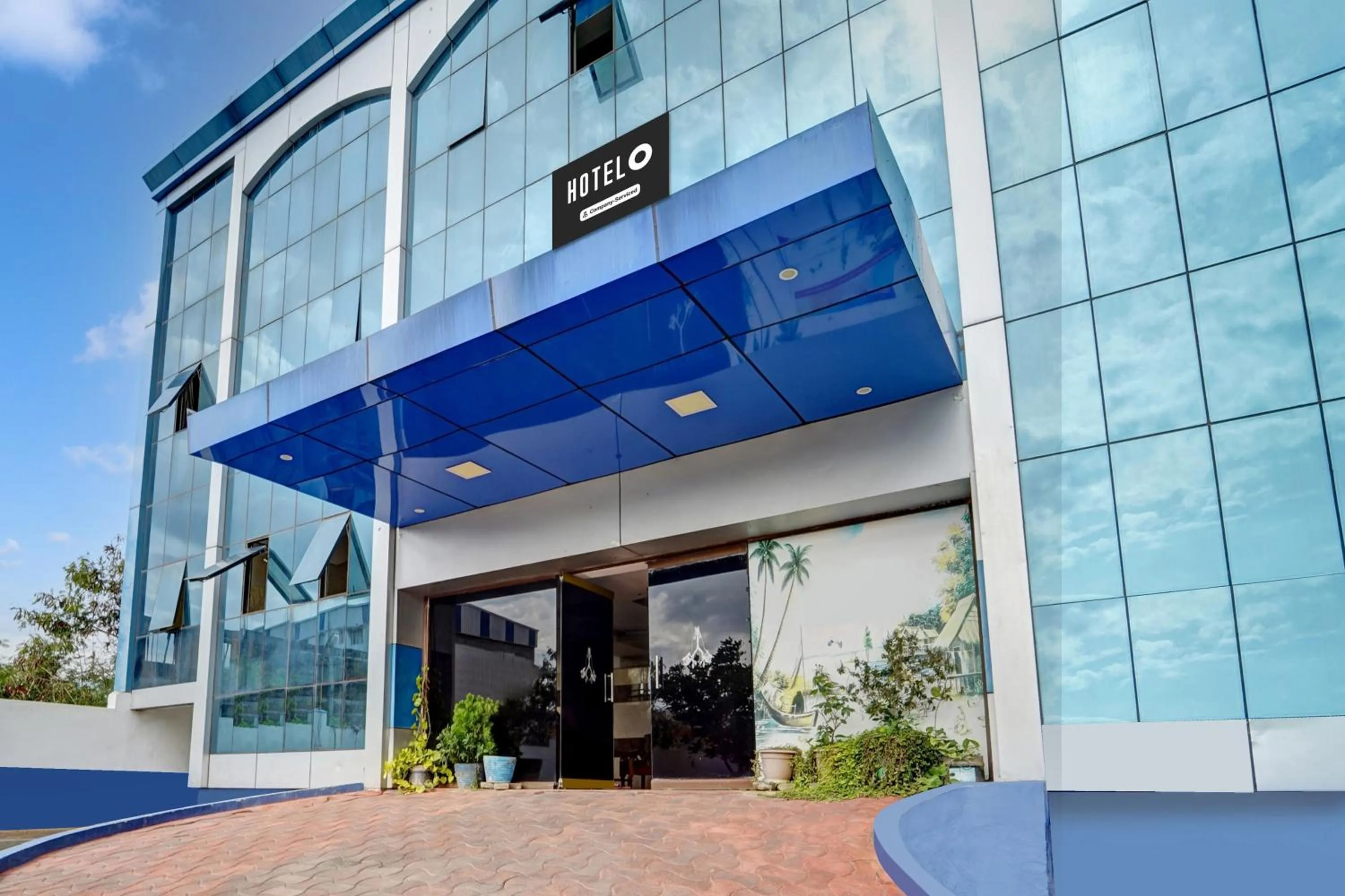 Facade/entrance in Hotel O Tiruppur Near Railway station