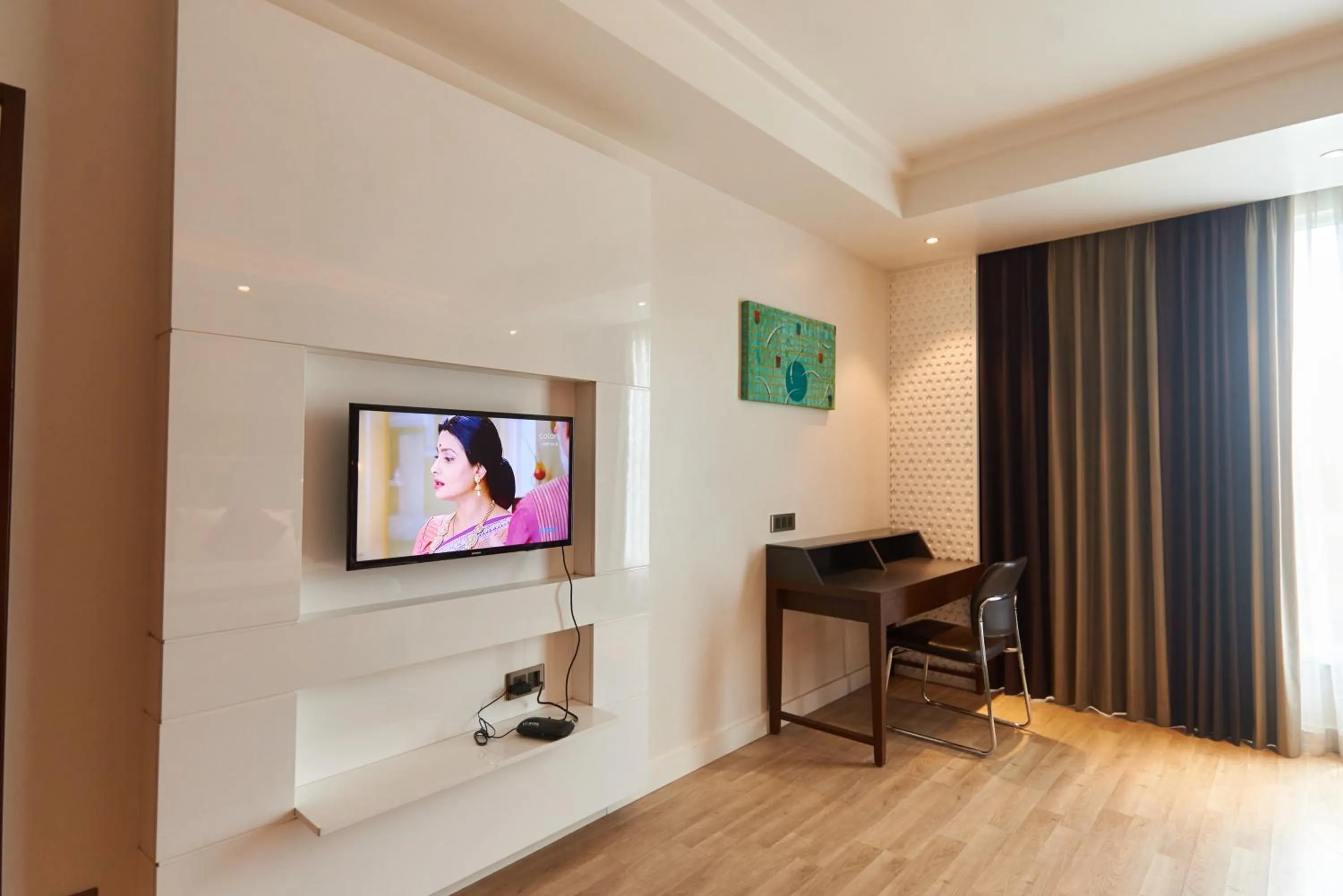 TV and multimedia in Tania President Inn