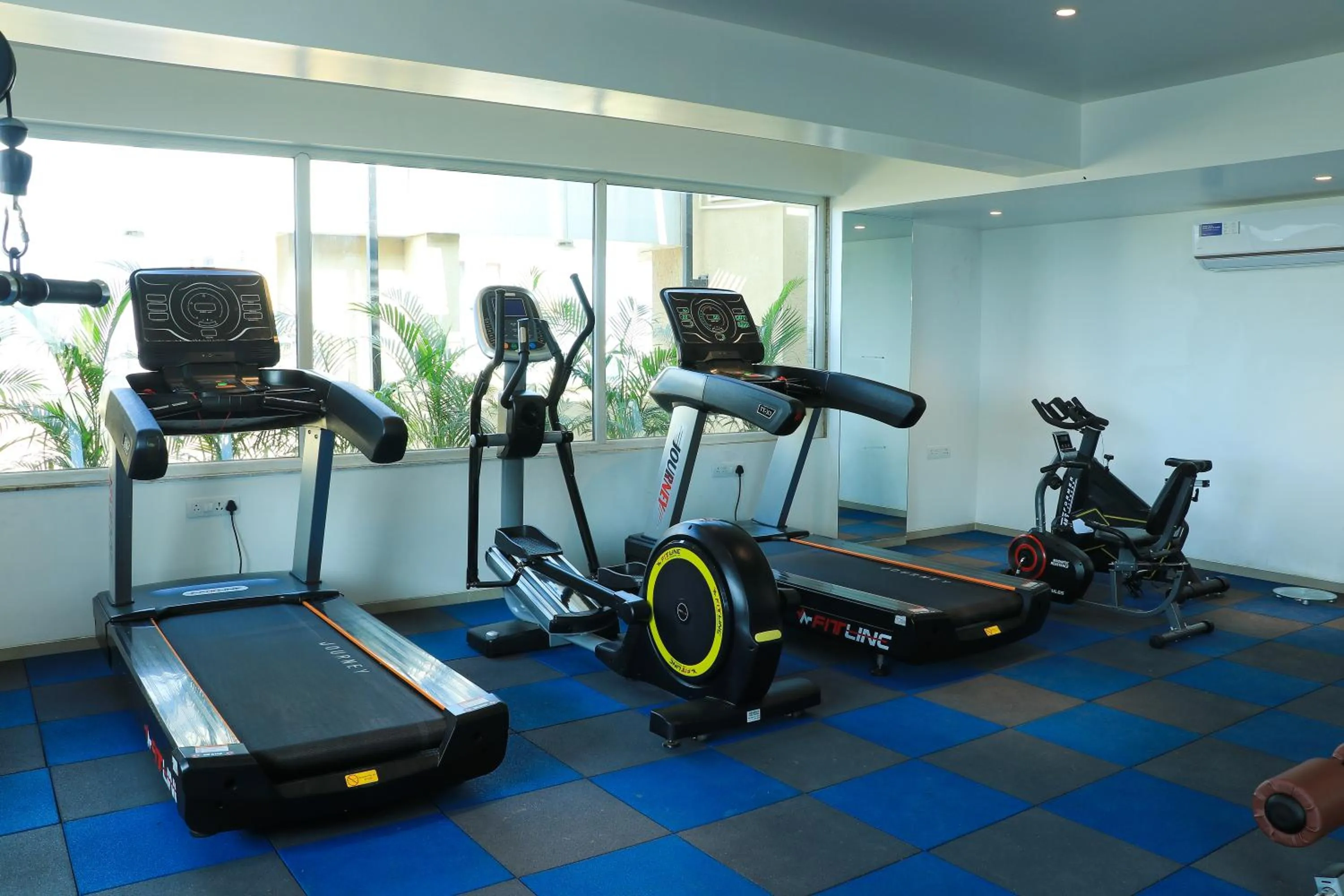 Fitness centre/facilities in Tania President Inn