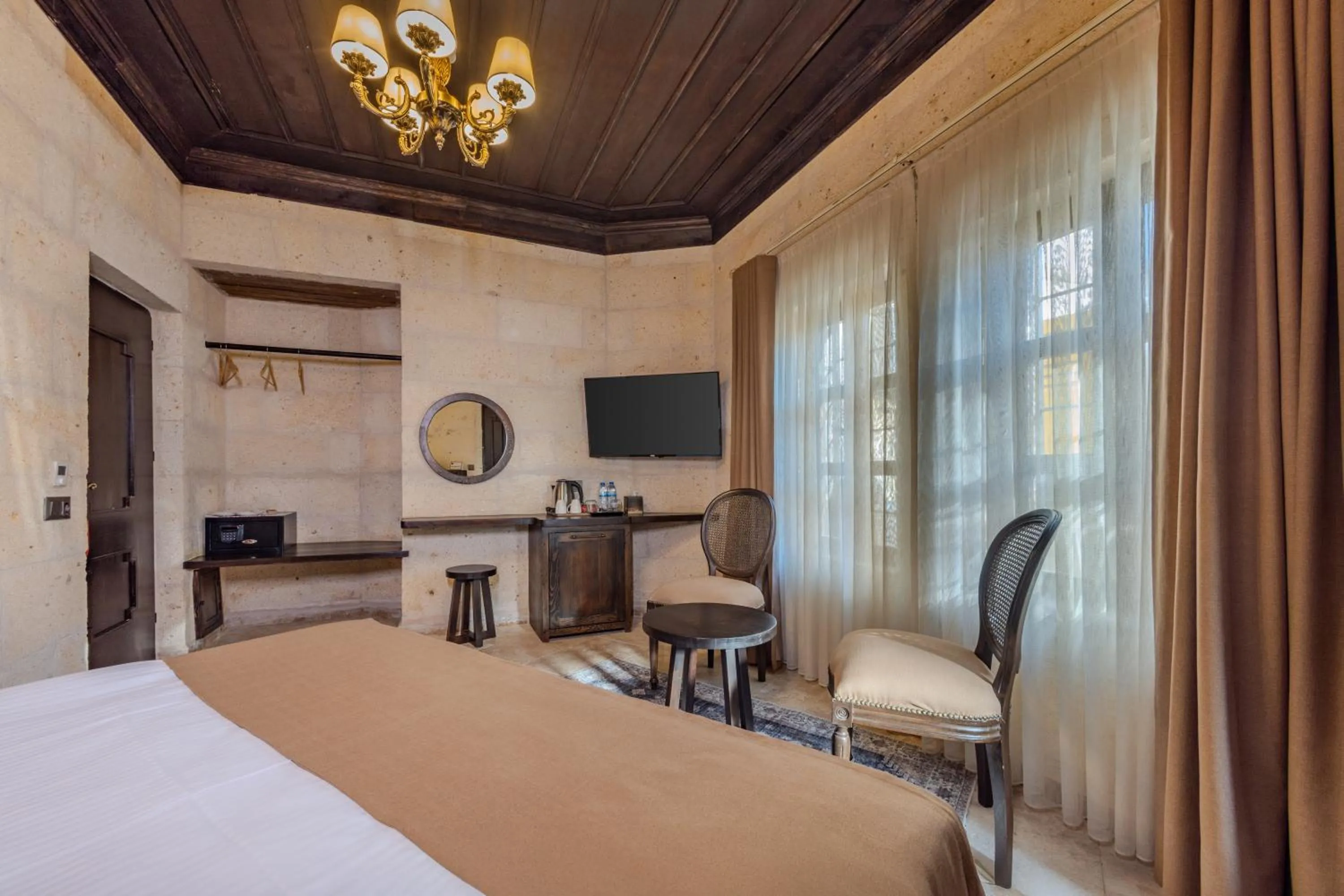 Seating area, Bed in Castellum Cave Cappadocia