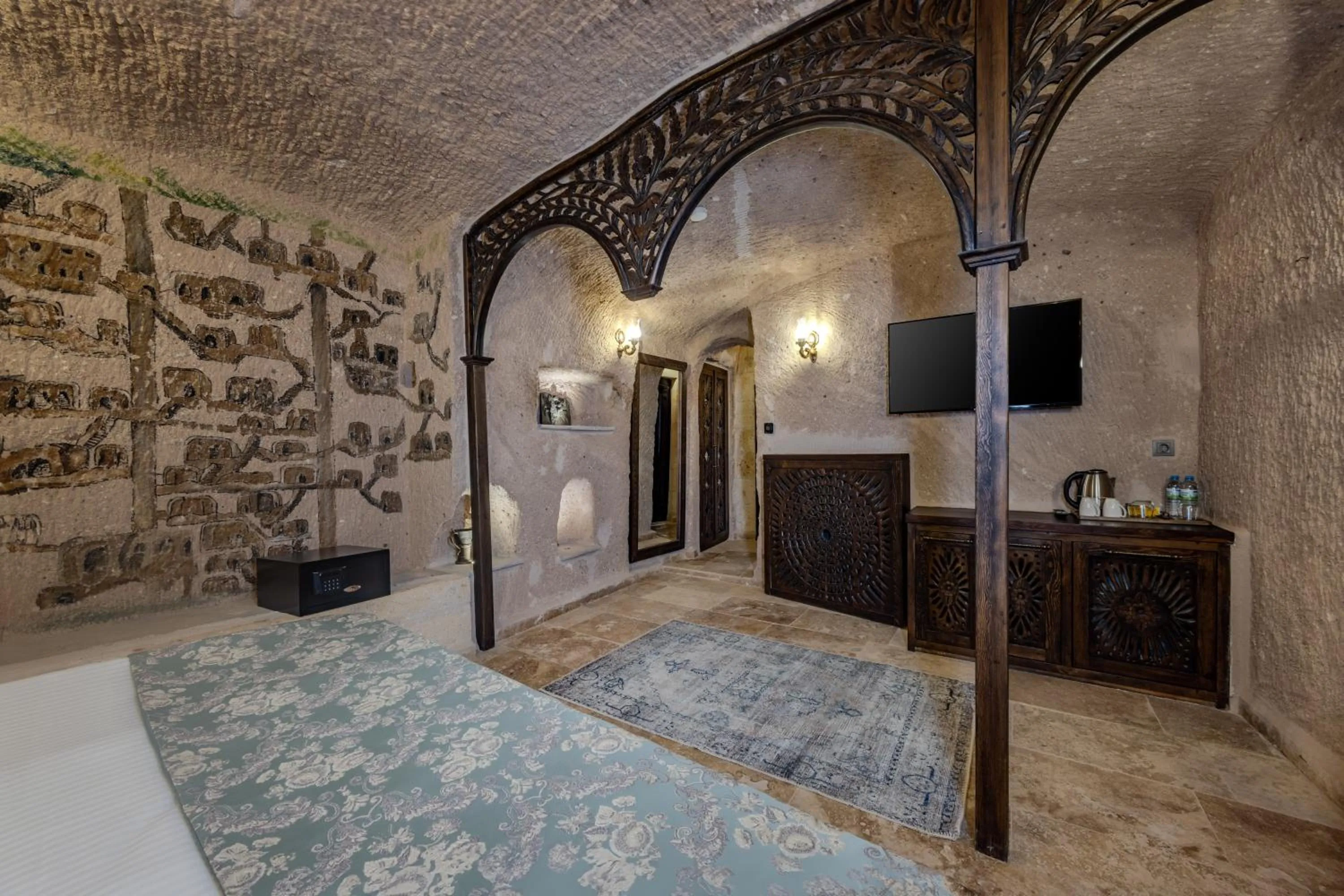 Photo of the whole room, Bed in Castellum Cave Cappadocia