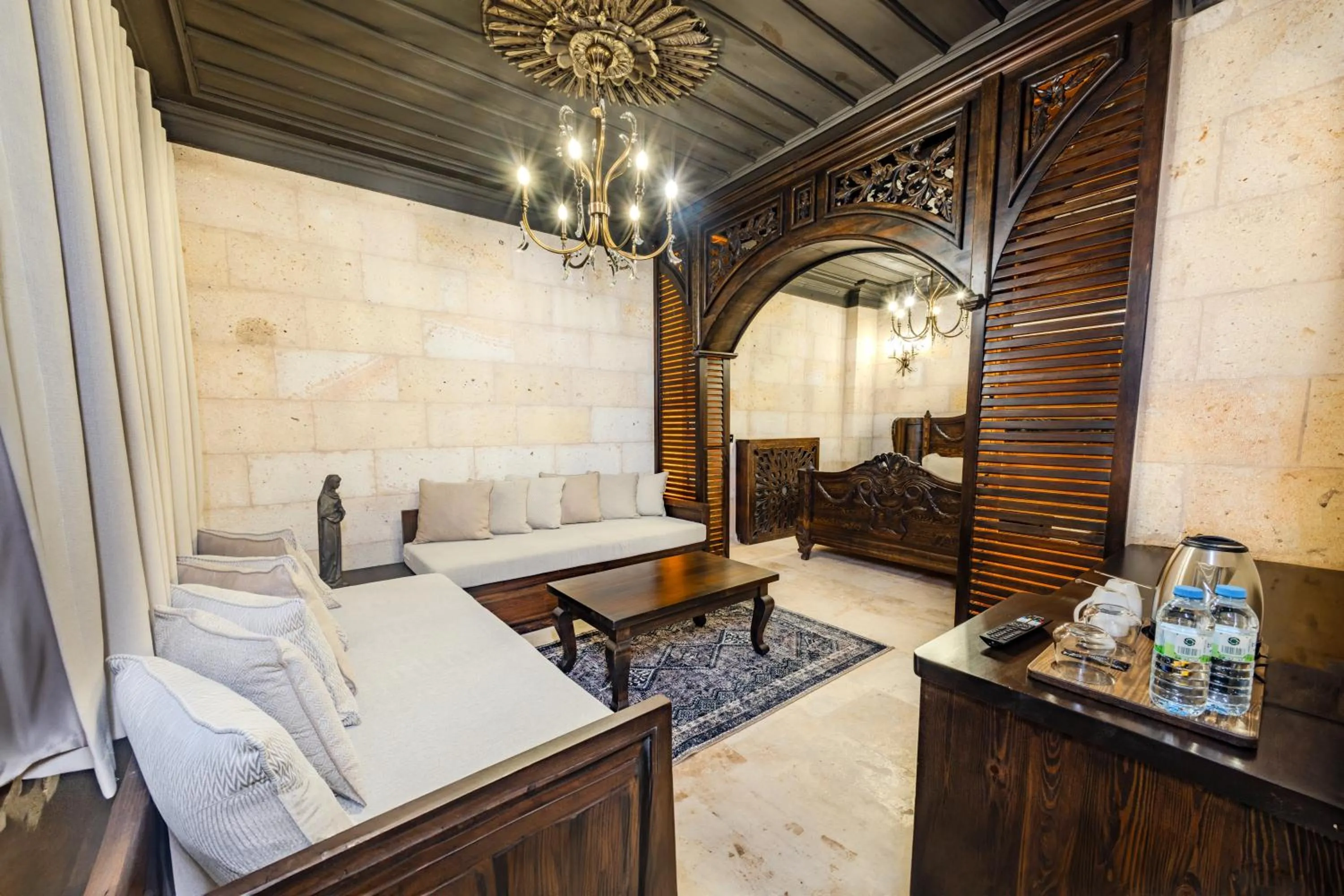 Photo of the whole room, Bed in Castellum Cave Cappadocia