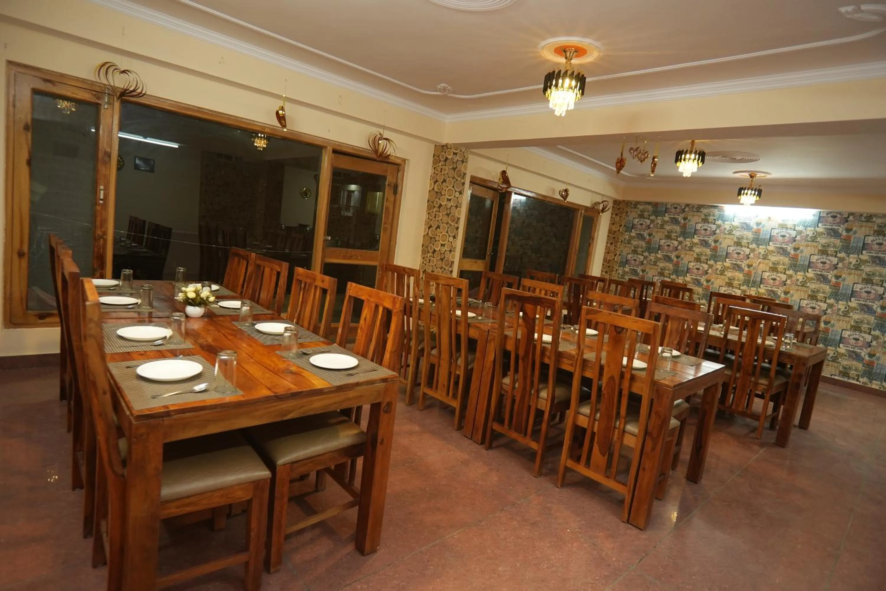 Restaurant/places to eat in The Radiance - kufri