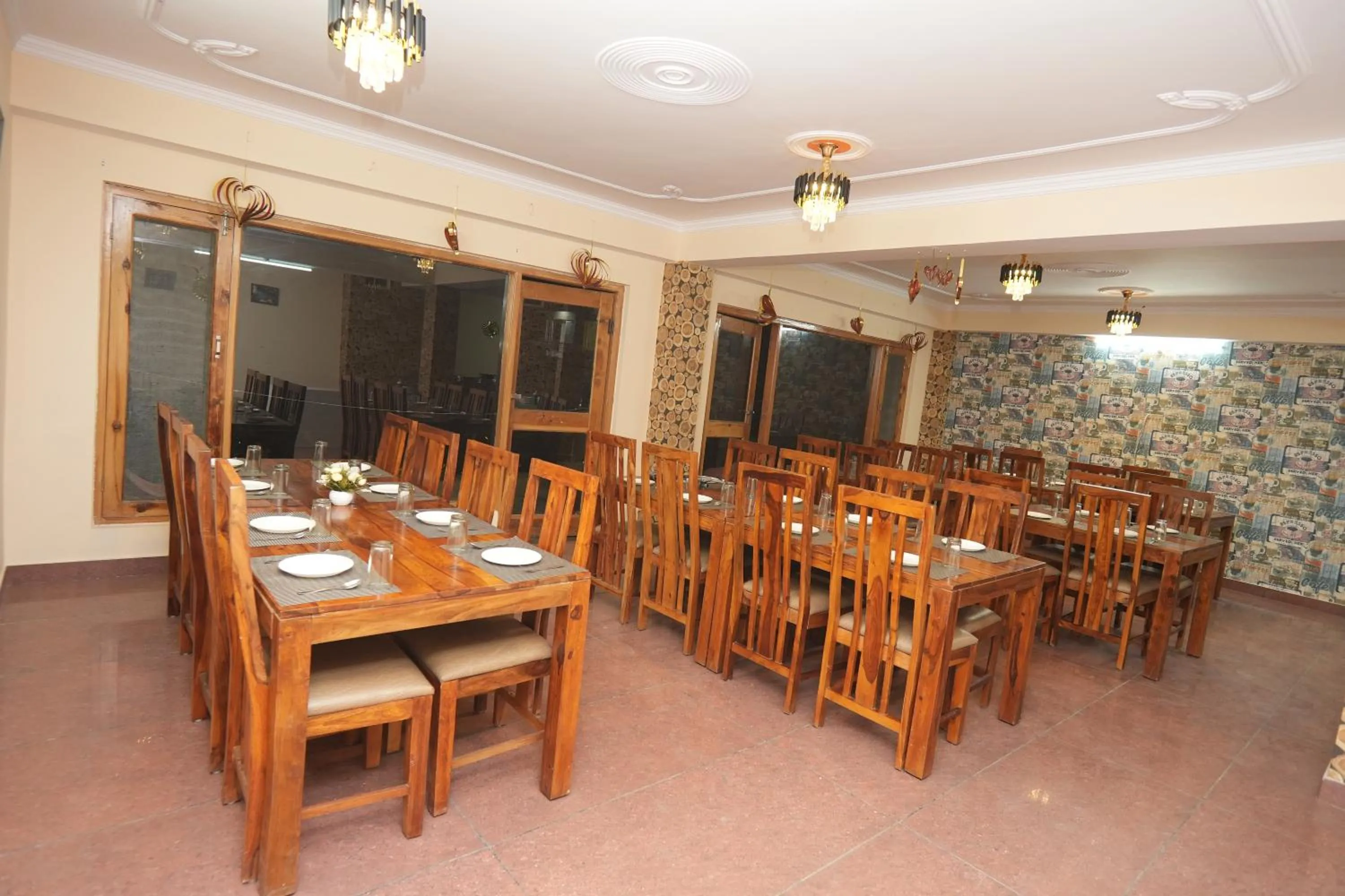 Restaurant/places to eat in The Radiance - kufri