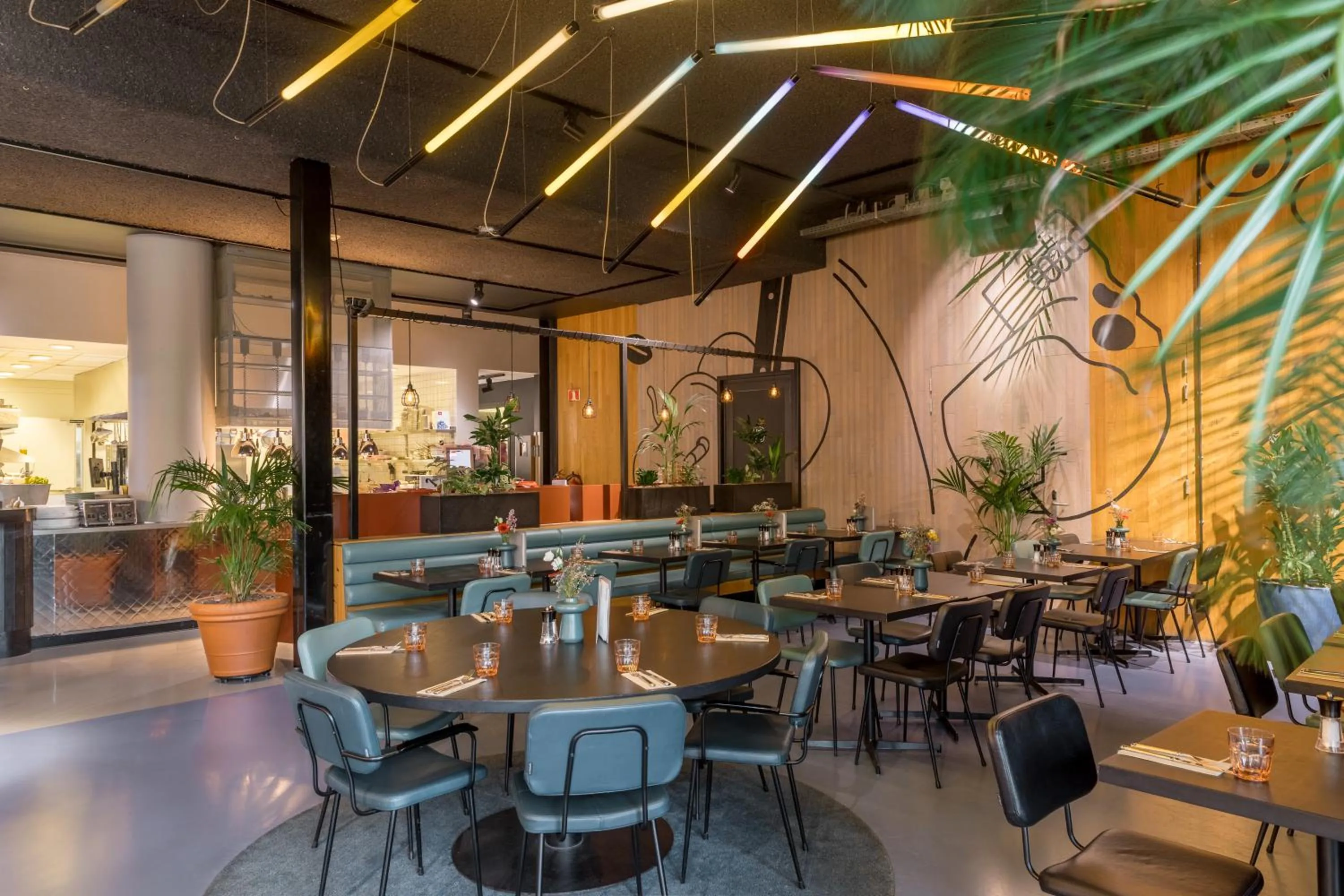 Restaurant/places to eat in The Social Hub Amsterdam City