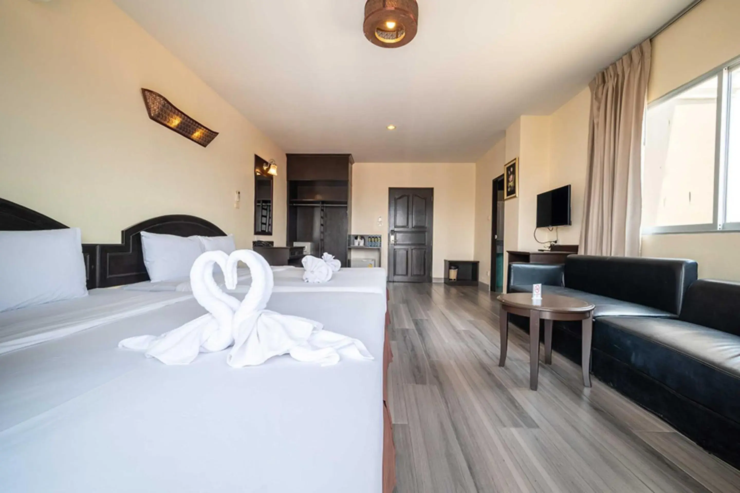 Family Suite in Dancenter Luxury Underwater World Pattaya Family Suite in Dancenter Luxury Underwater World Pattaya