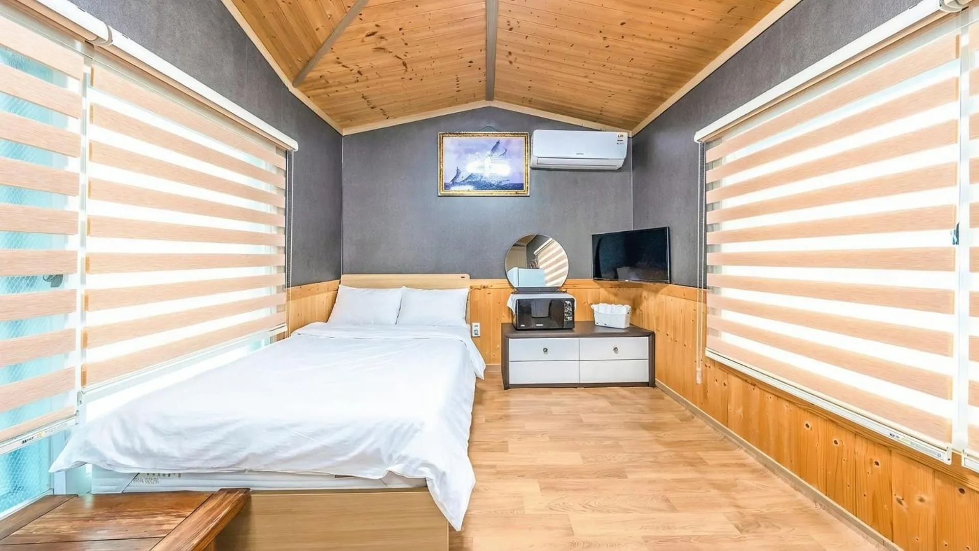 Property building, Bed in Samcheok Sol Beach Pension