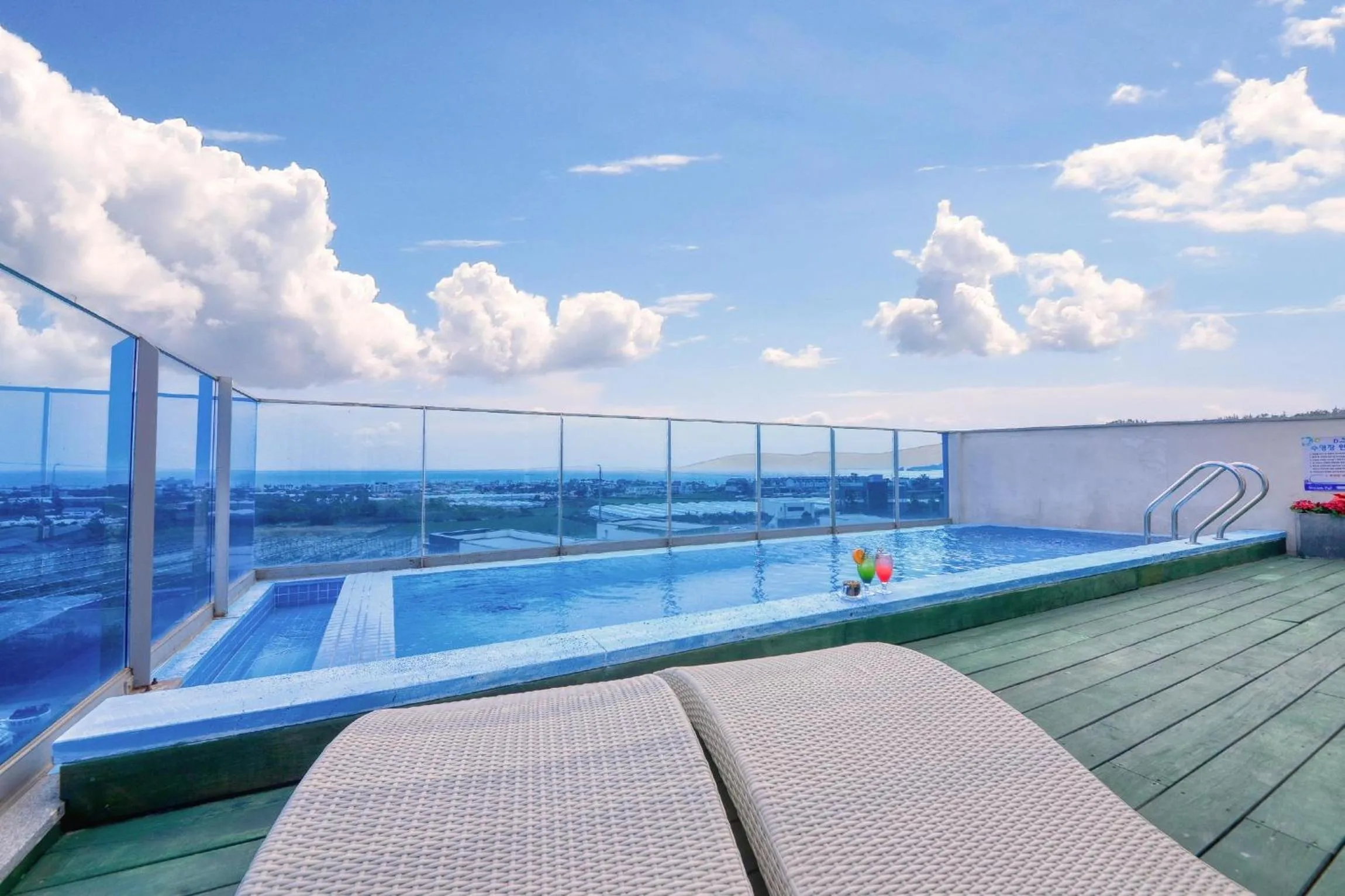 Property building in Seogwipo Dawa Pool Villa Pension