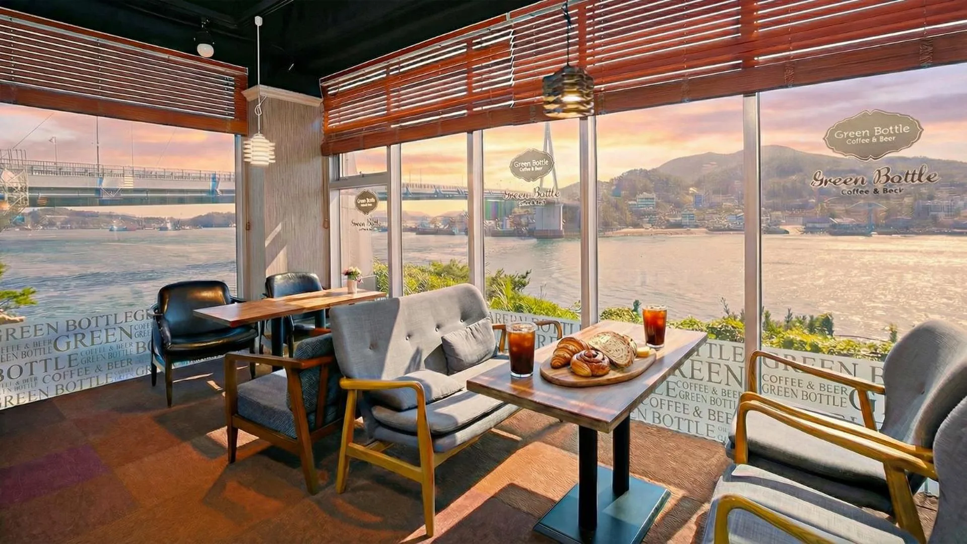 Property building in Yeosu Janggun Island Pension