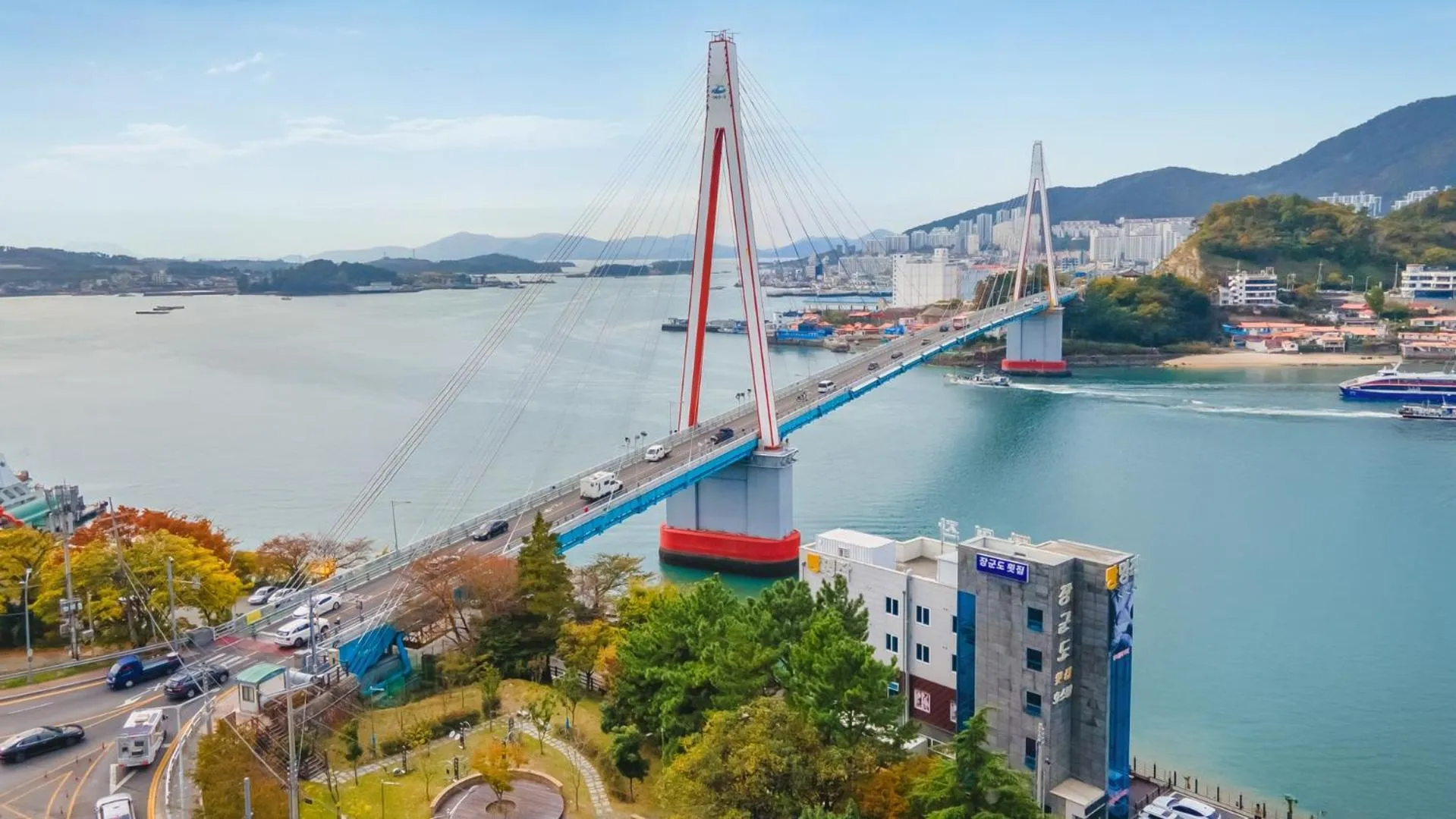 Property building in Yeosu Janggun Island Pension