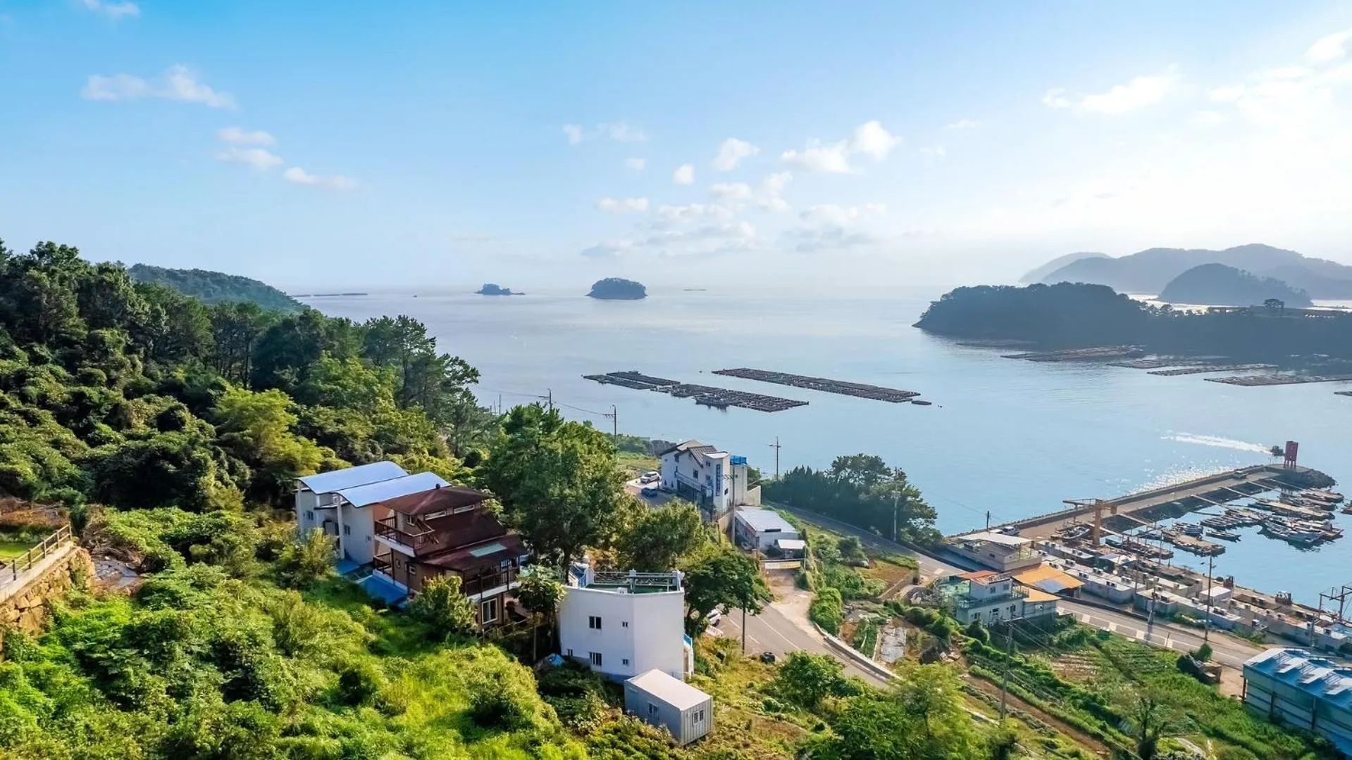 Property building in Tongyoung Blue House Spa Pension