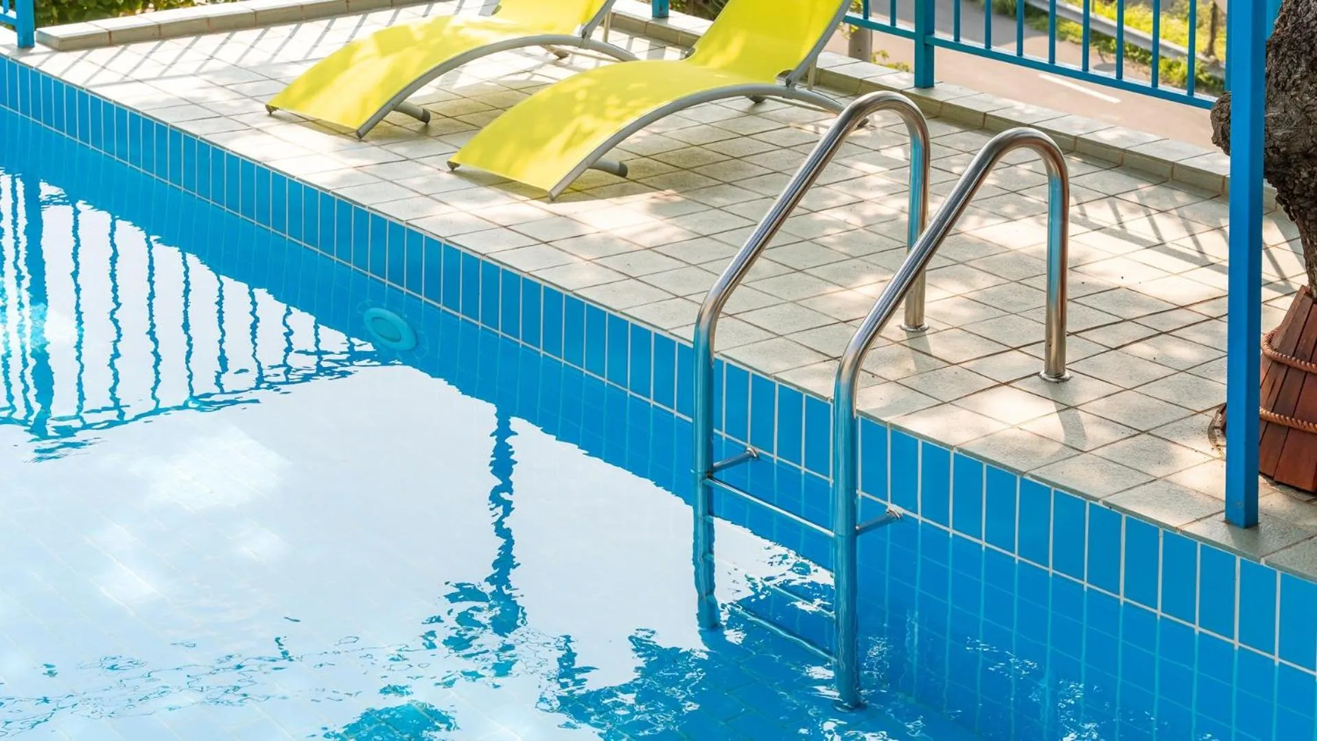 Property building in Tongyoung Blue House Spa Pension