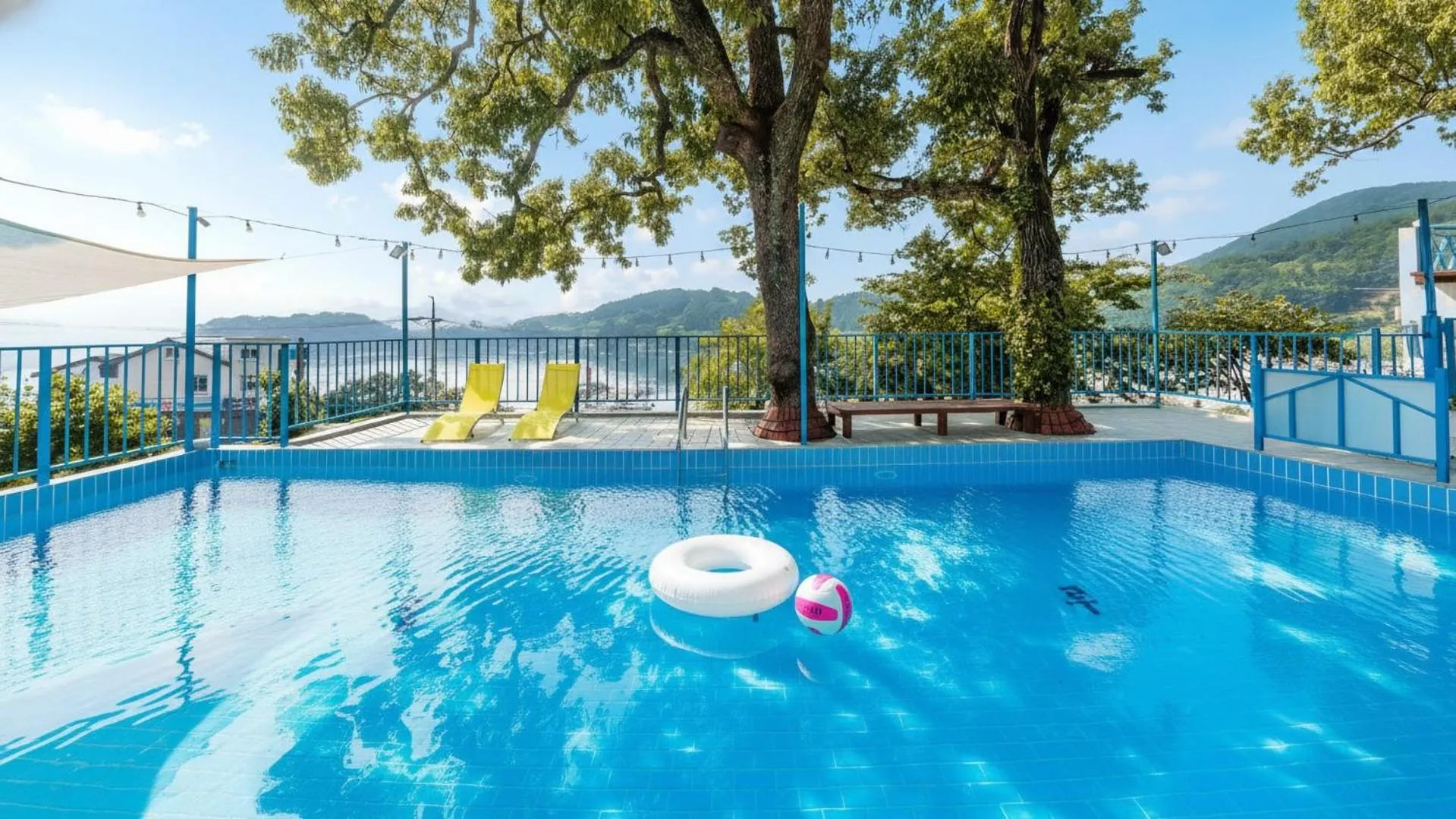 Property building in Tongyoung Blue House Spa Pension