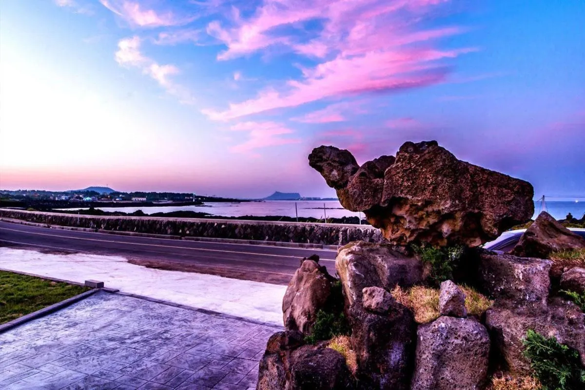 Property building in Seogwipo Gaetkeusi Pension