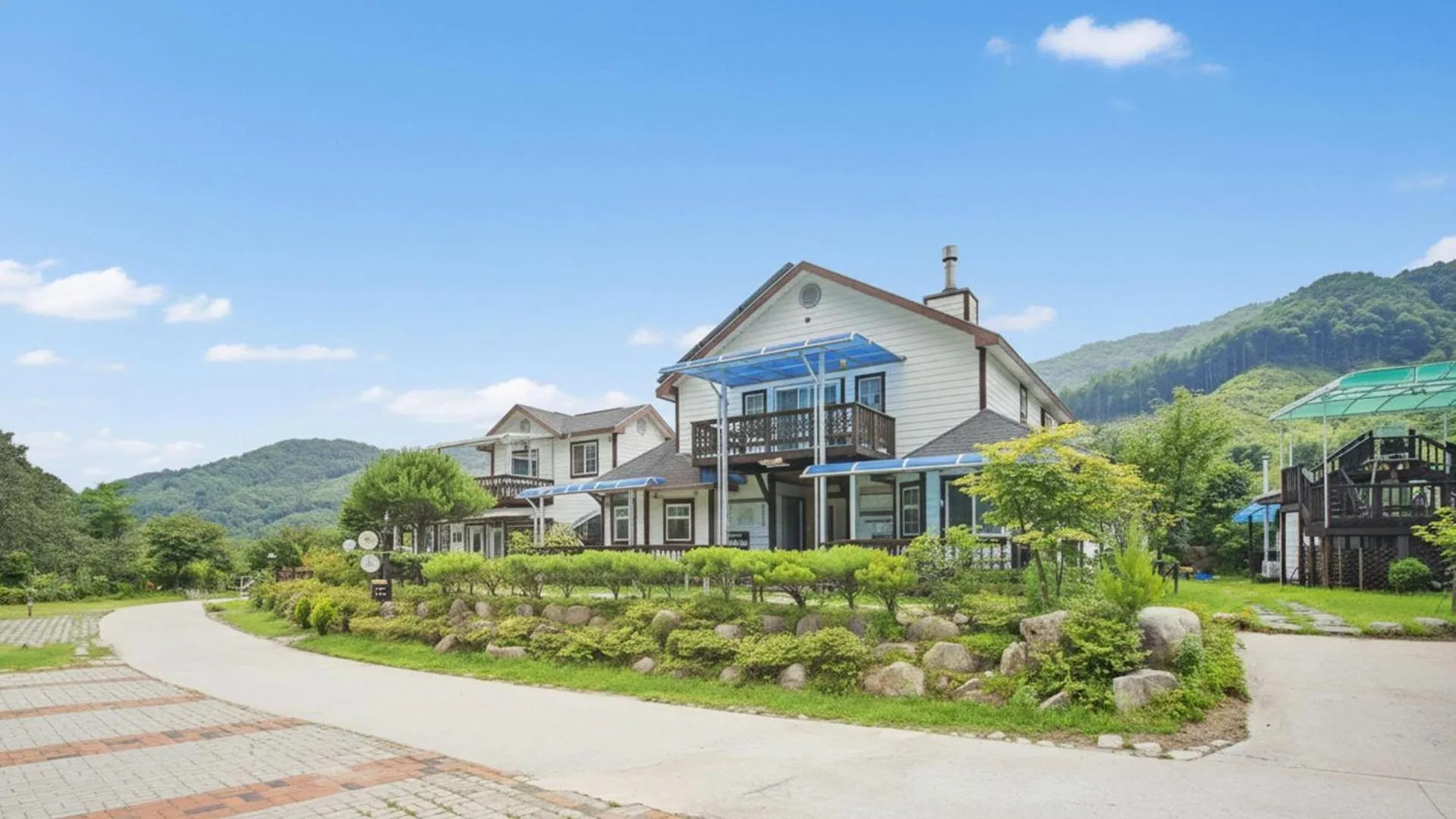 Property building in Hwacheon Parprika Yellow Pension