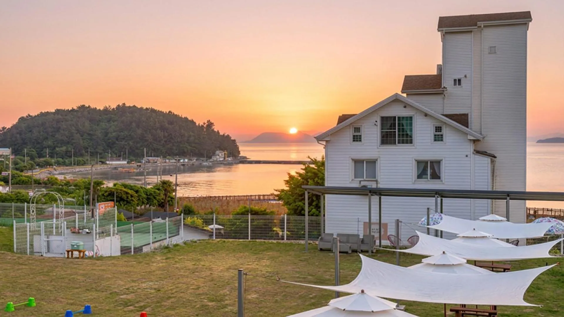 Property building in yeosu canada meo village pet pension