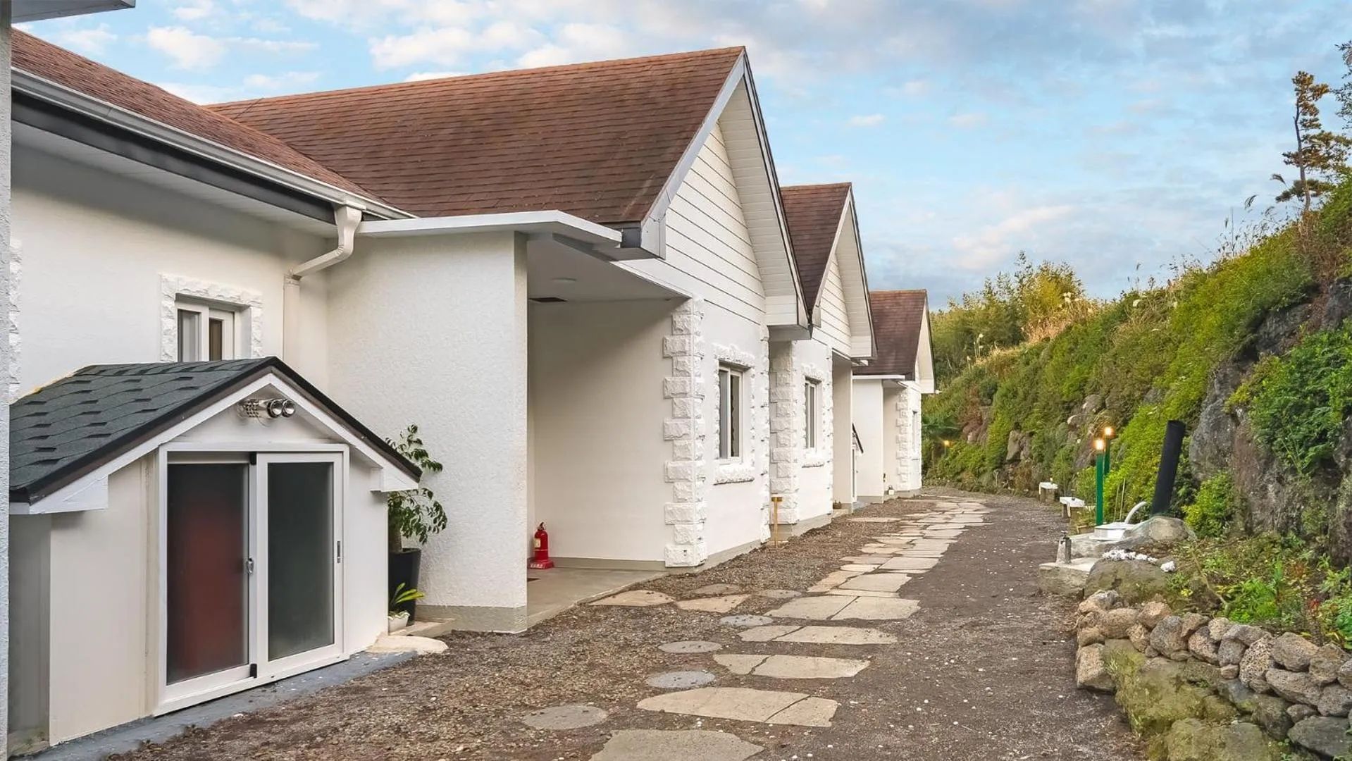 Property building in Jeju Dalbaekstay