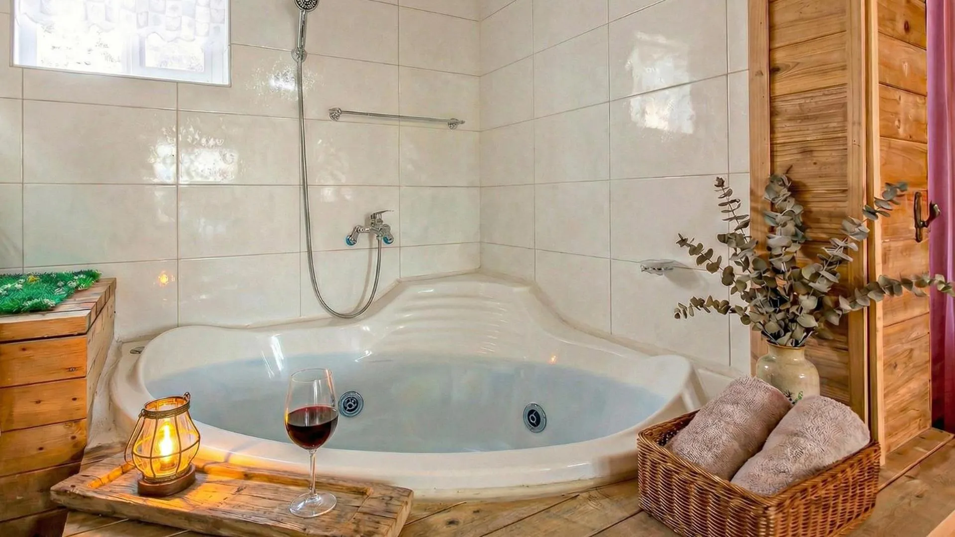 Property building in Youngheungdo Roma Spa Pension