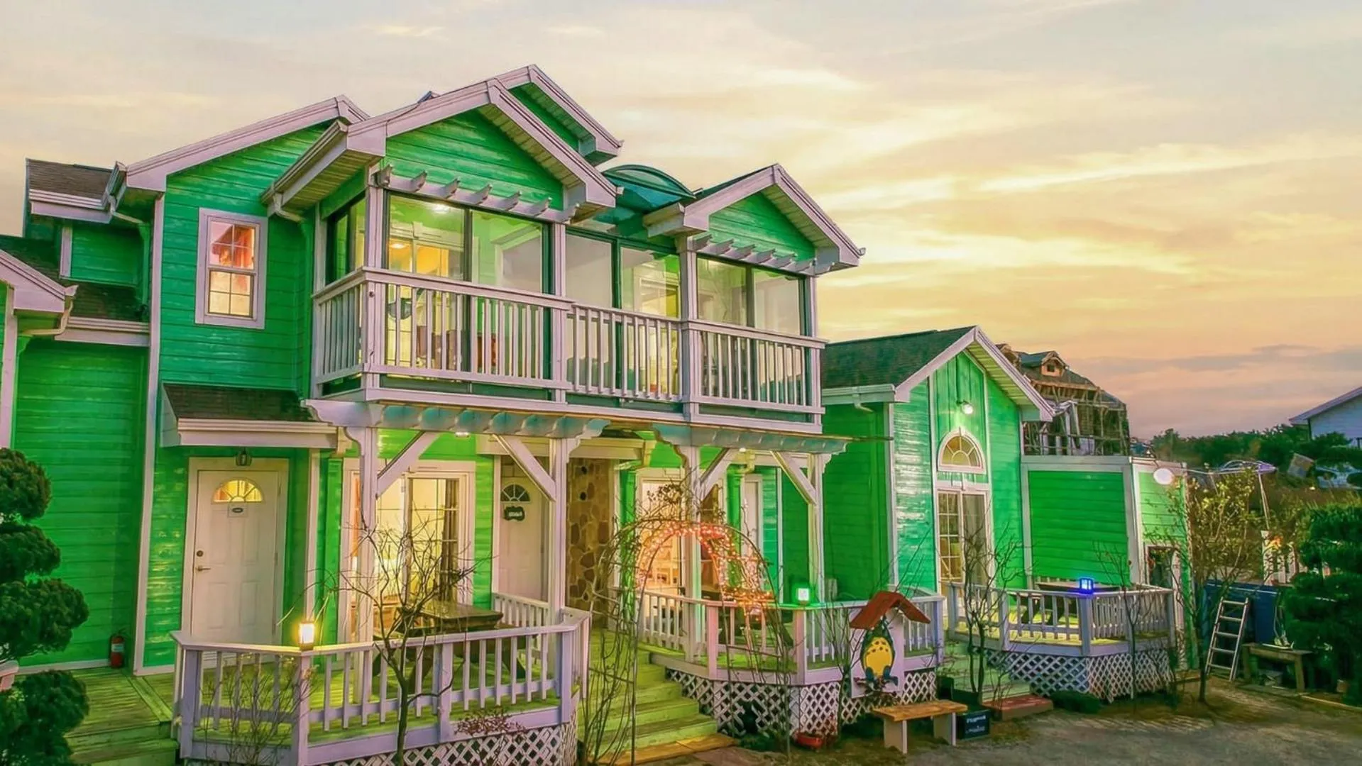 Property building in Youngheungdo Roma Spa Pension