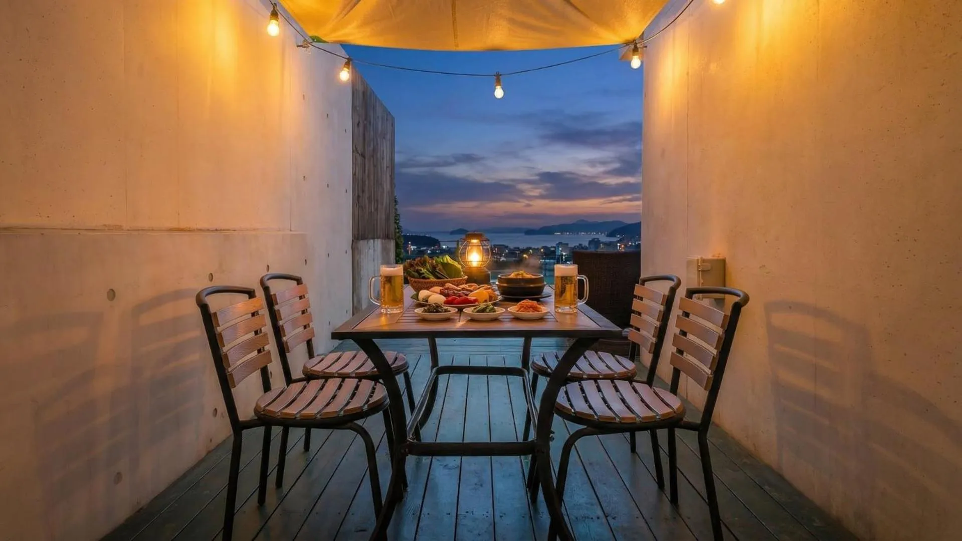 Property building in Geojedo Raonhiljo pollvilla Pension