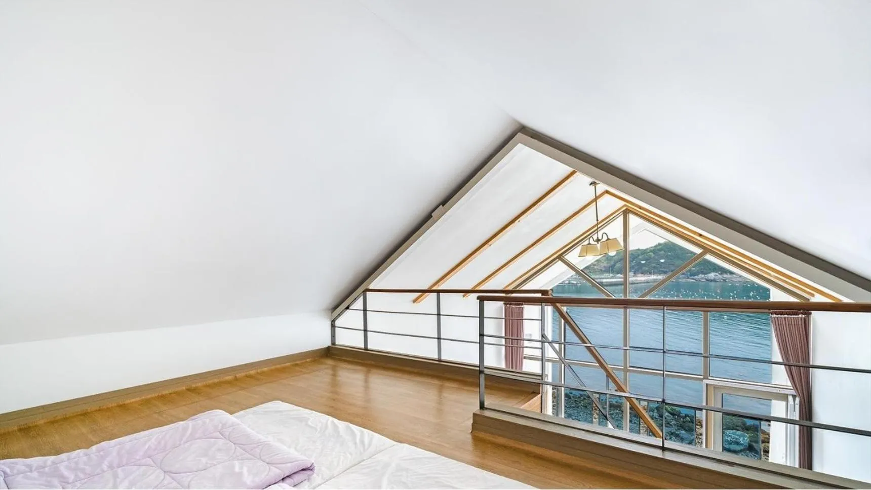 Property building, Bed in Tongyeong Maremio Oceanview Pension
