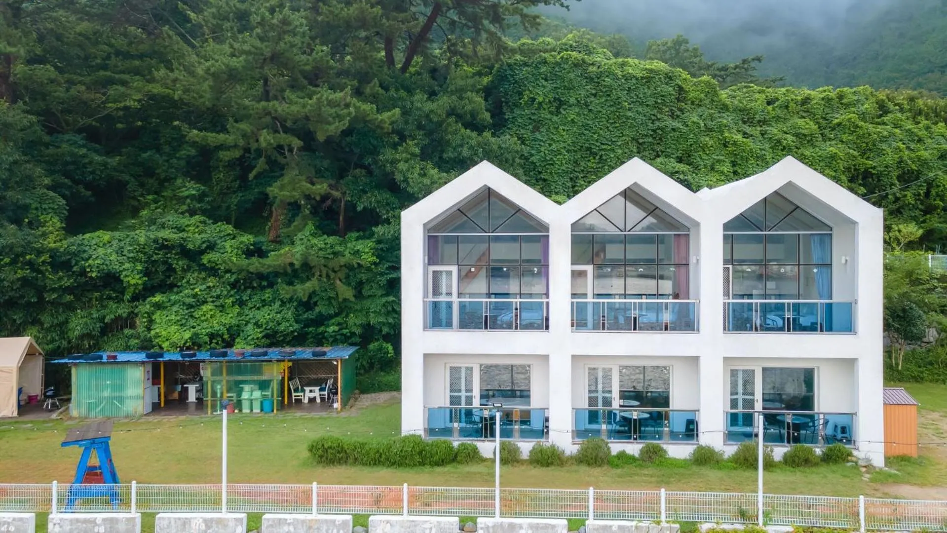 Property building in Tongyeong Maremio Oceanview Pension