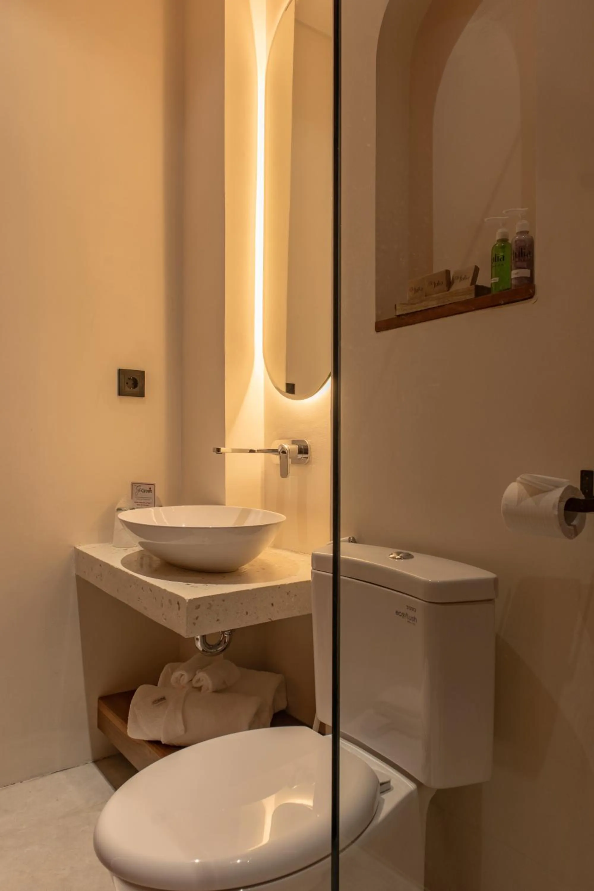 Bathroom in Oh!Julia Hotel Komodo