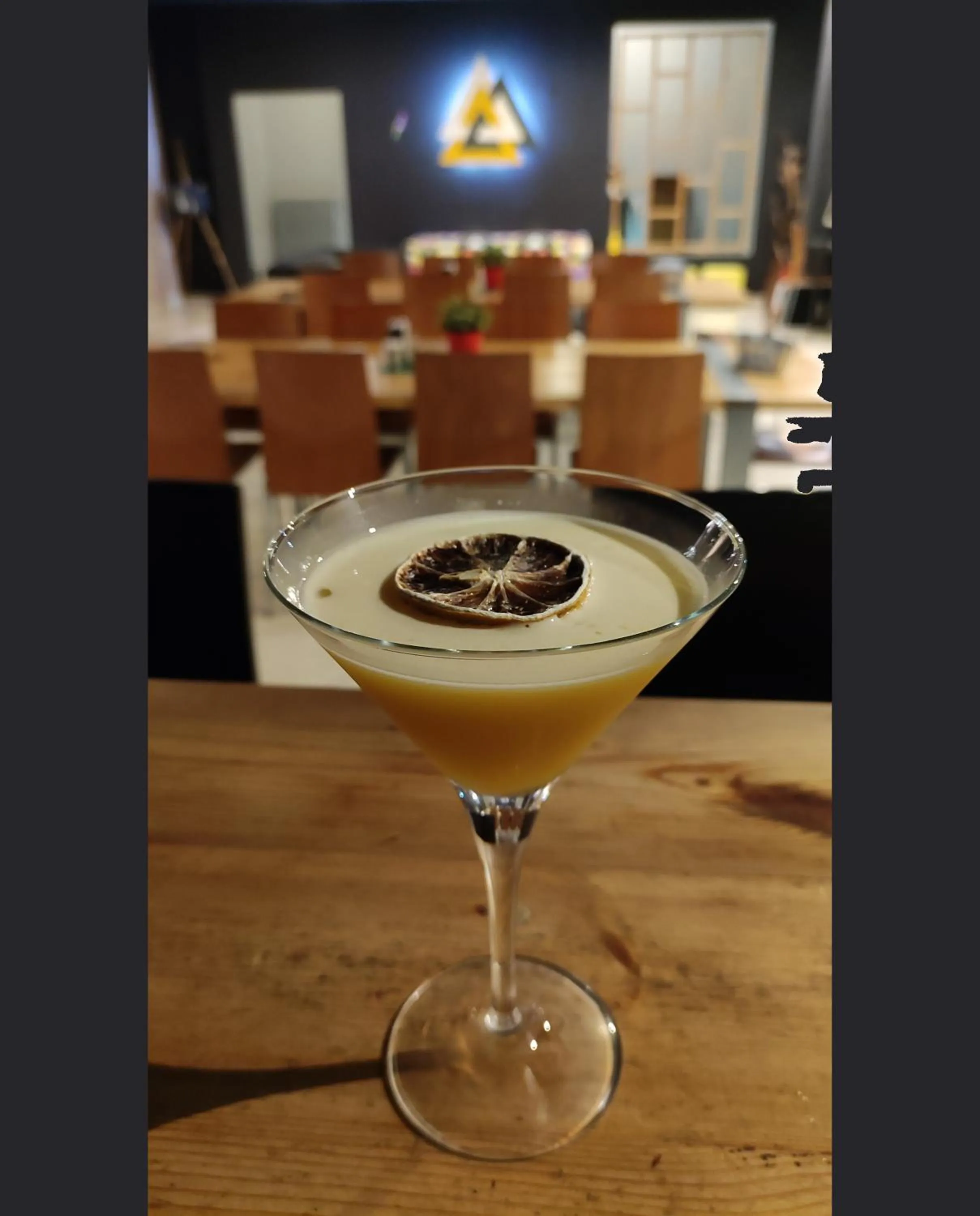 Communal lounge/ TV room in Leonidaion Guesthouse