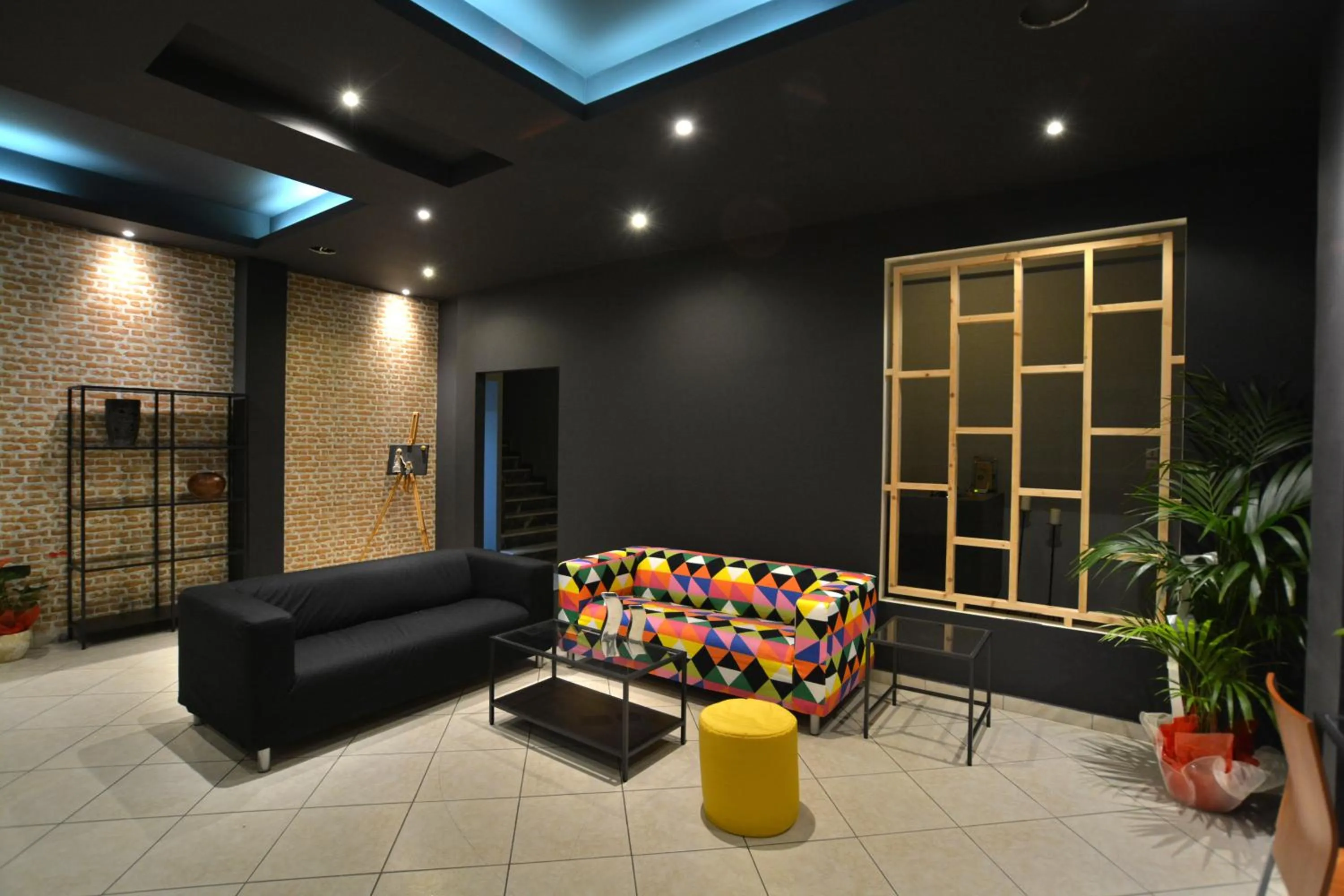 Communal lounge/ TV room in Leonidaion Guesthouse