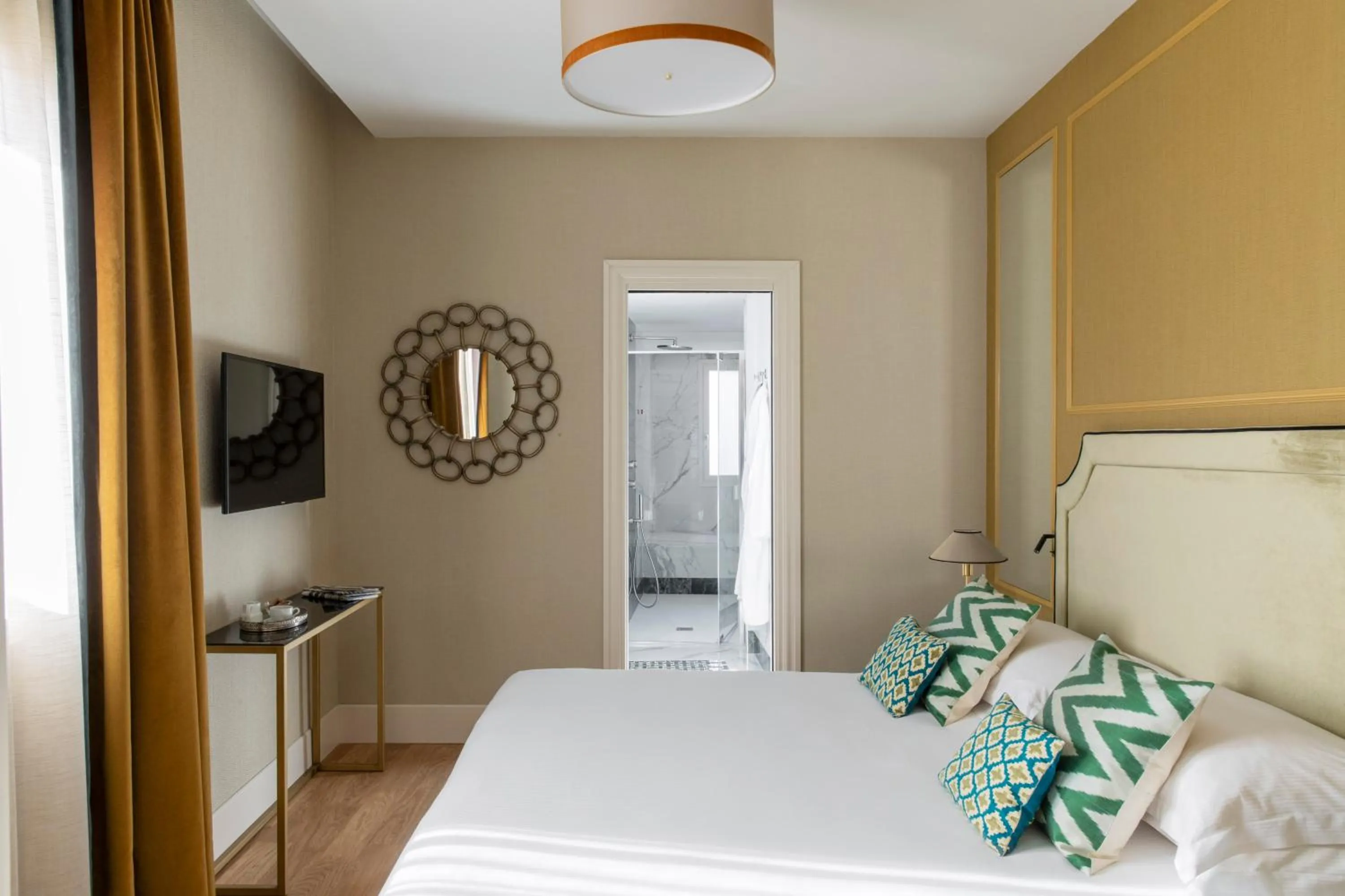 Photo of the whole room, Bed in HOTEL ADRIANO Rooftop