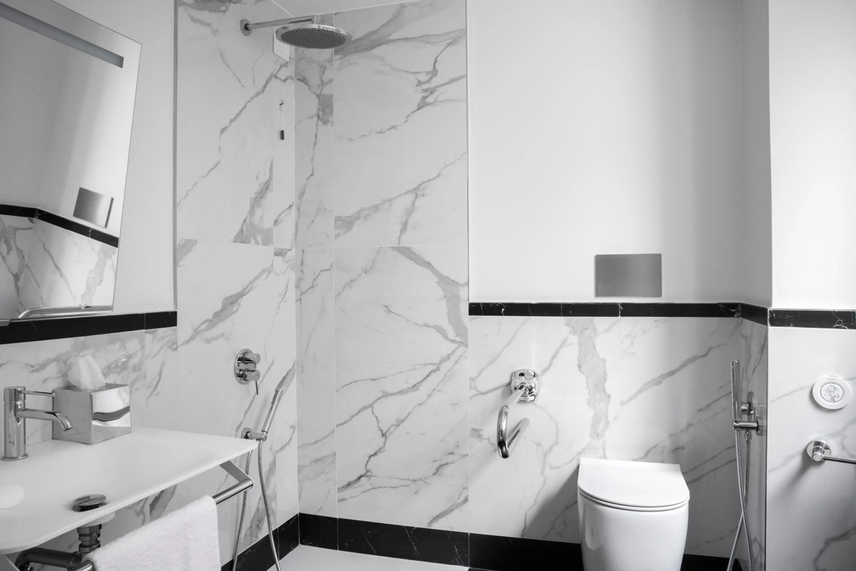 Shower in HOTEL ADRIANO Rooftop