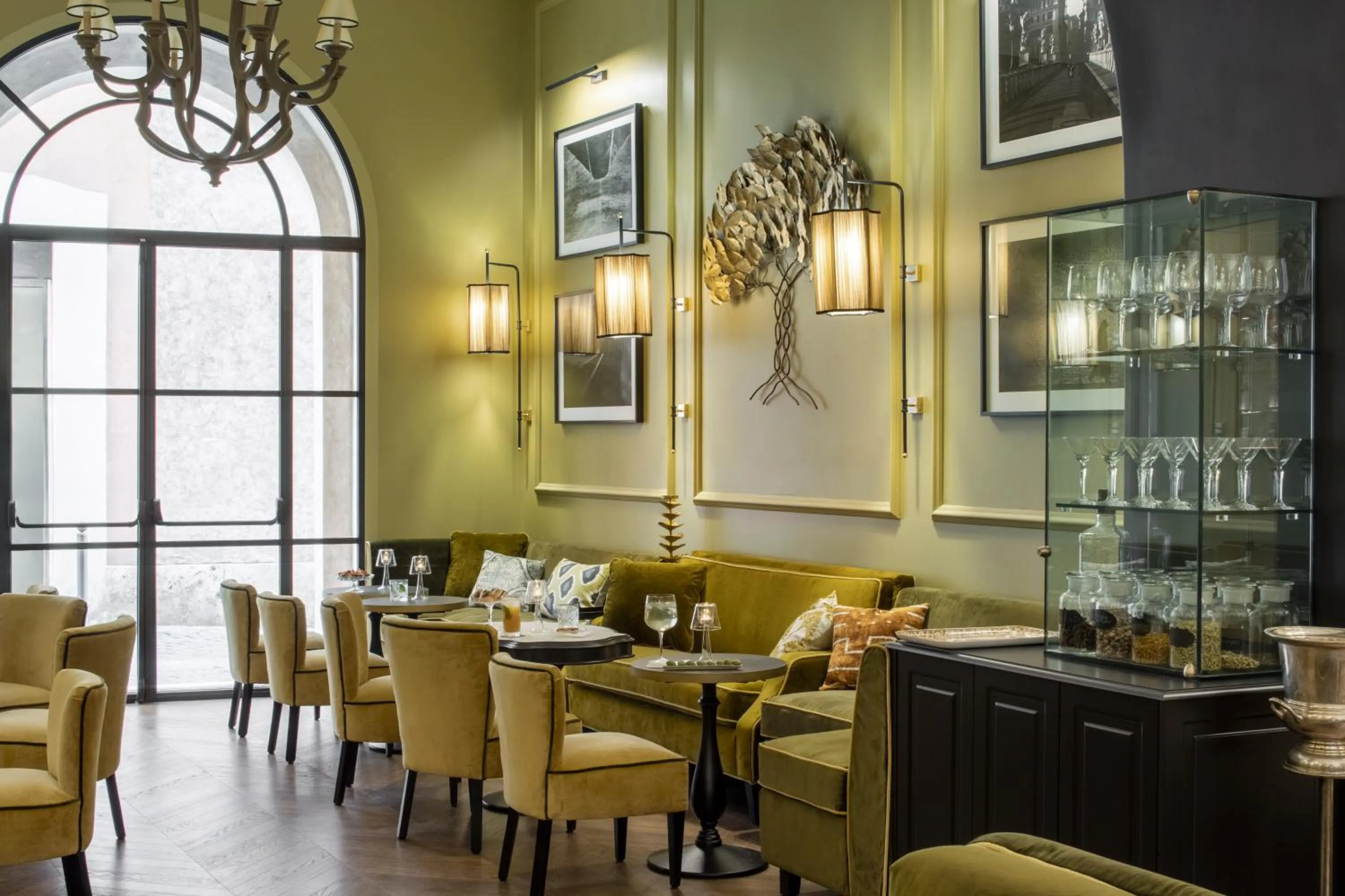 Communal lounge/ TV room in HOTEL ADRIANO Rooftop