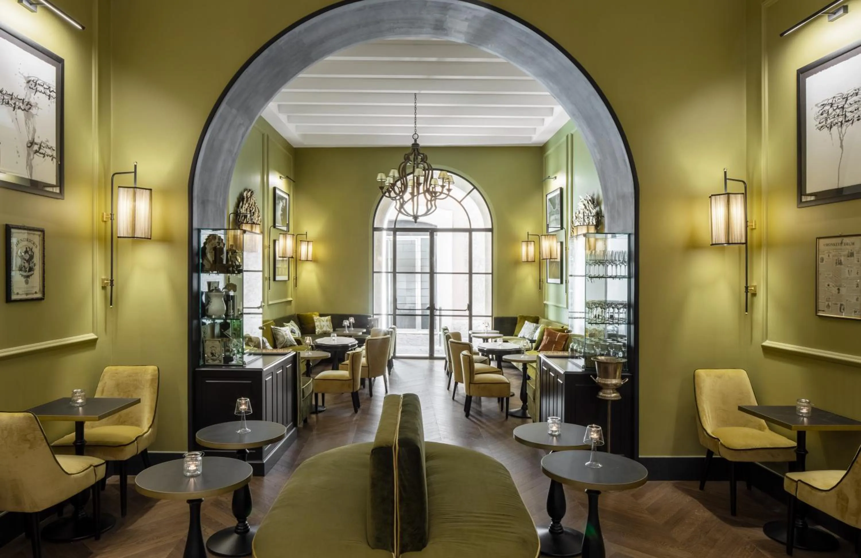 Lounge or bar in HOTEL ADRIANO Rooftop