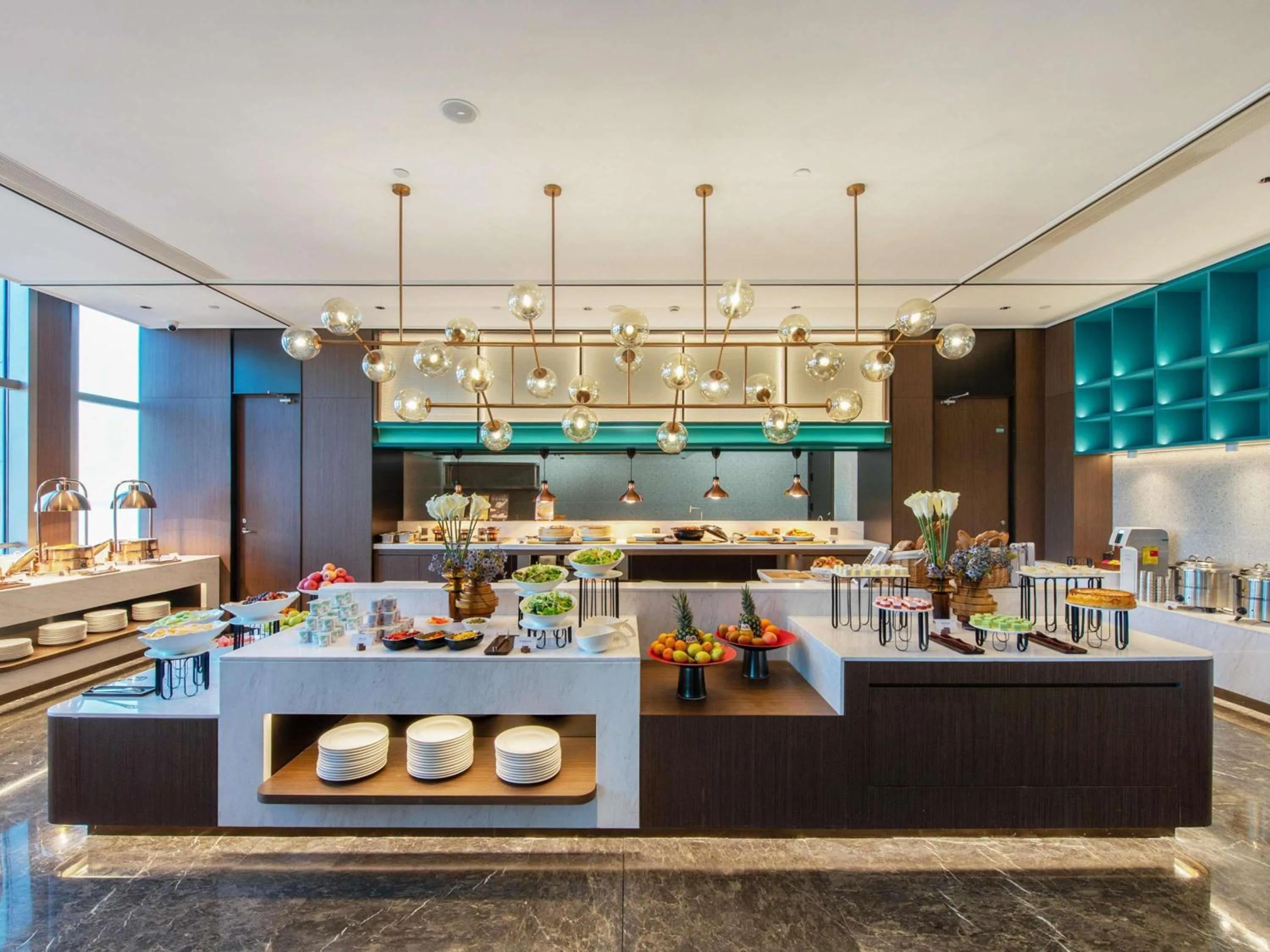 Restaurant/places to eat in Novotel Shanghai Lingang