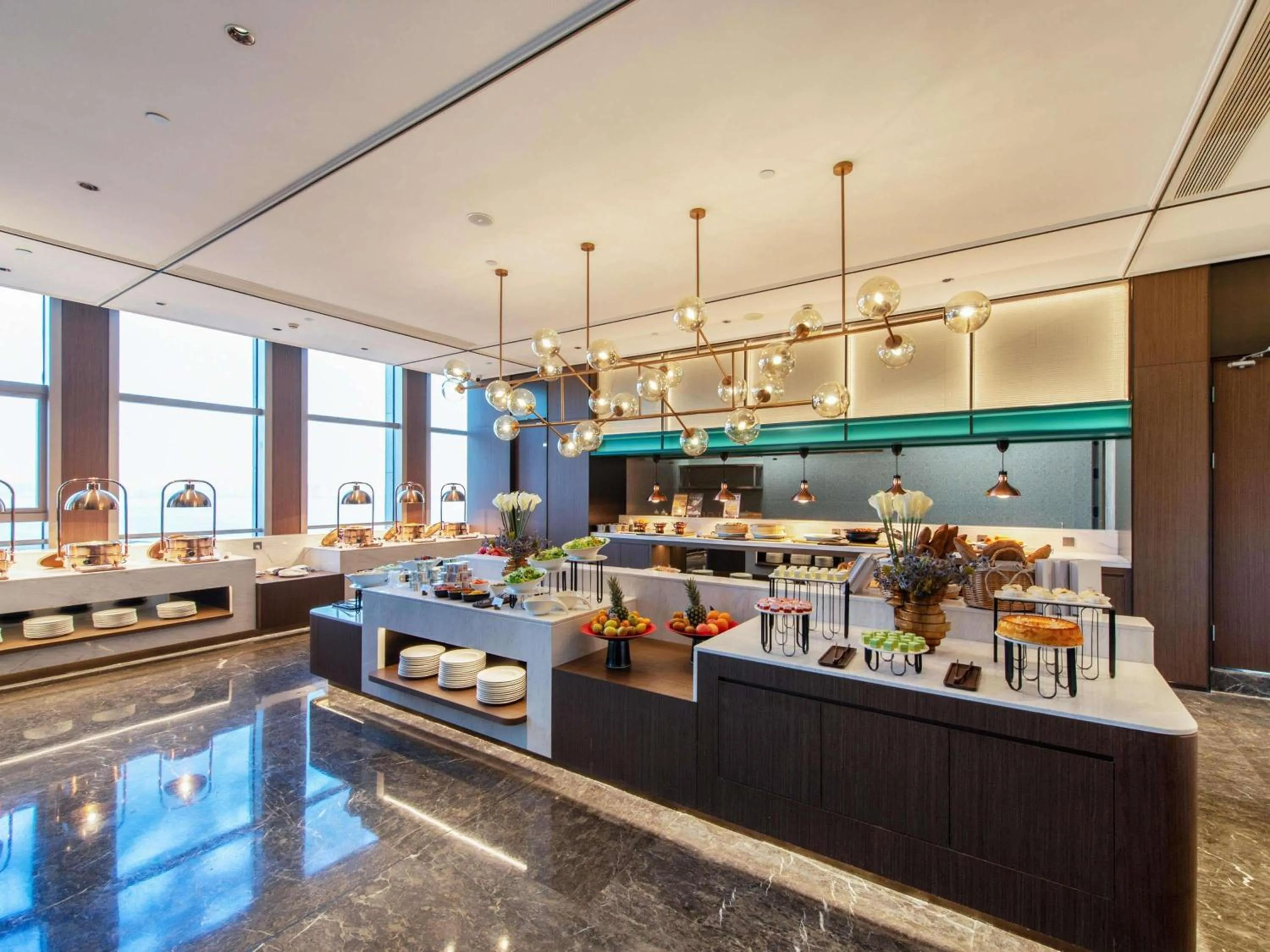 Restaurant/places to eat in Novotel Shanghai Lingang