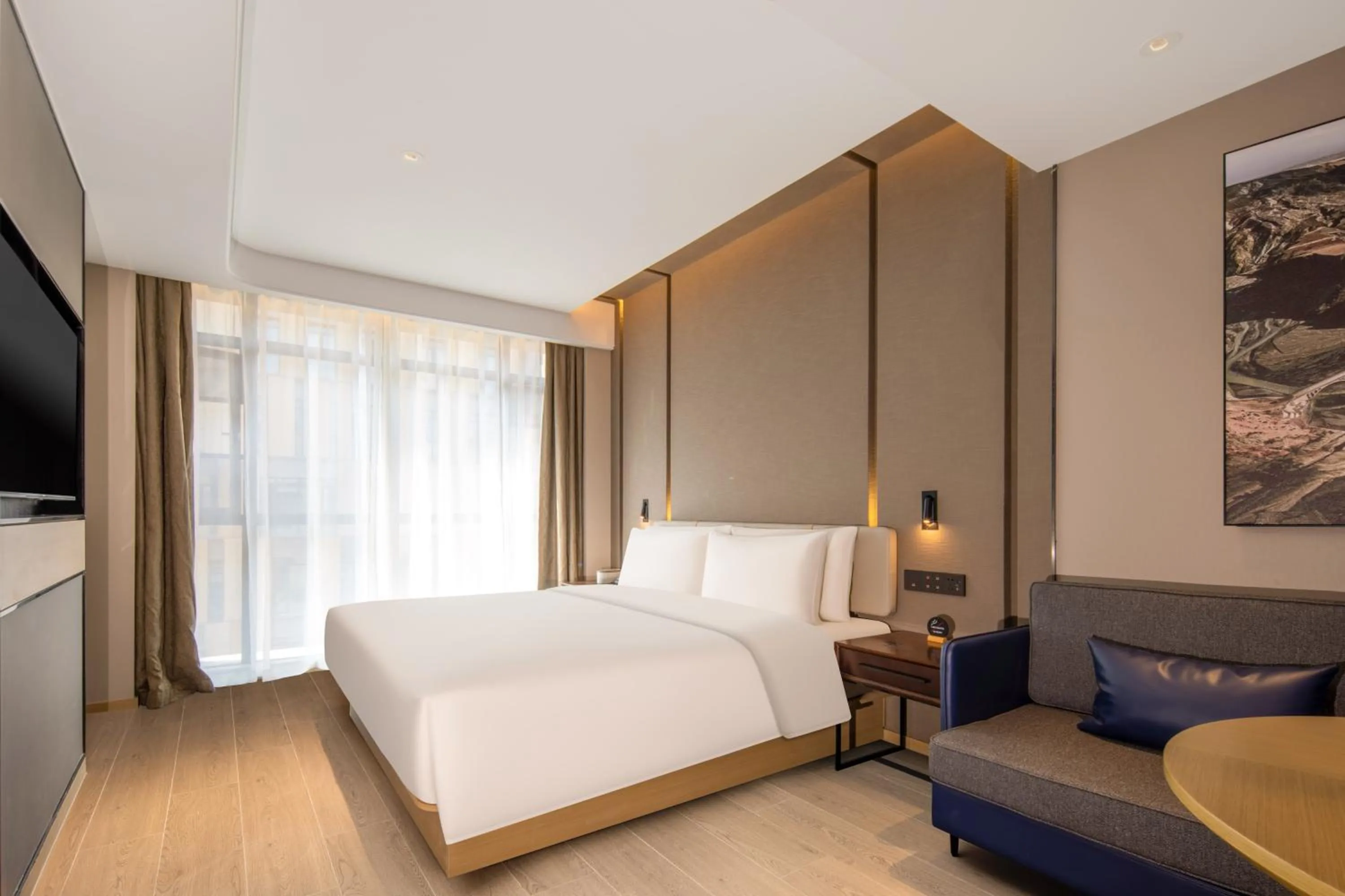 room service, Bed in Mercure Nanjing Sun Yat-sen Mausoleum