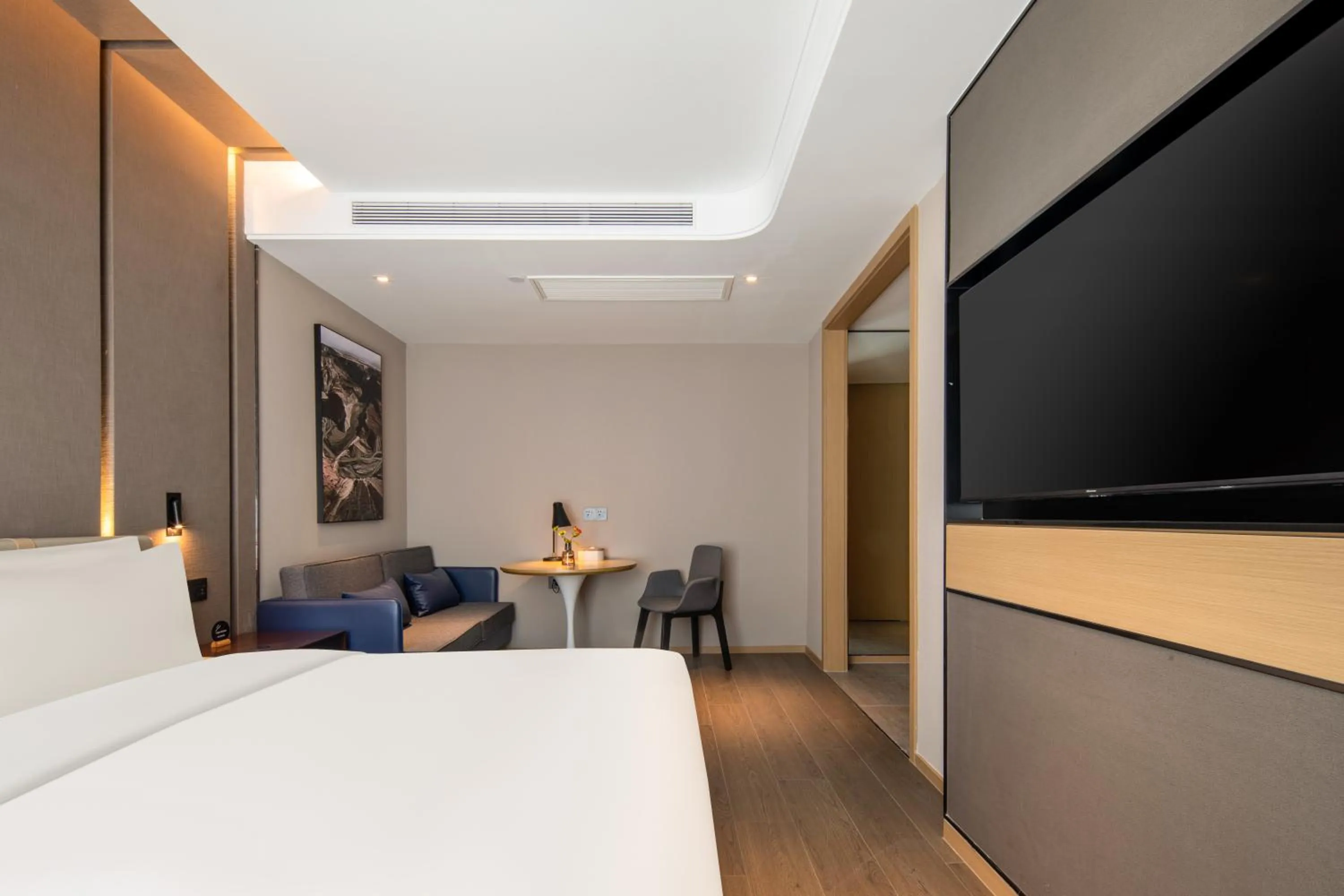 Photo of the whole room, Bed in Mercure Nanjing Sun Yat-sen Mausoleum