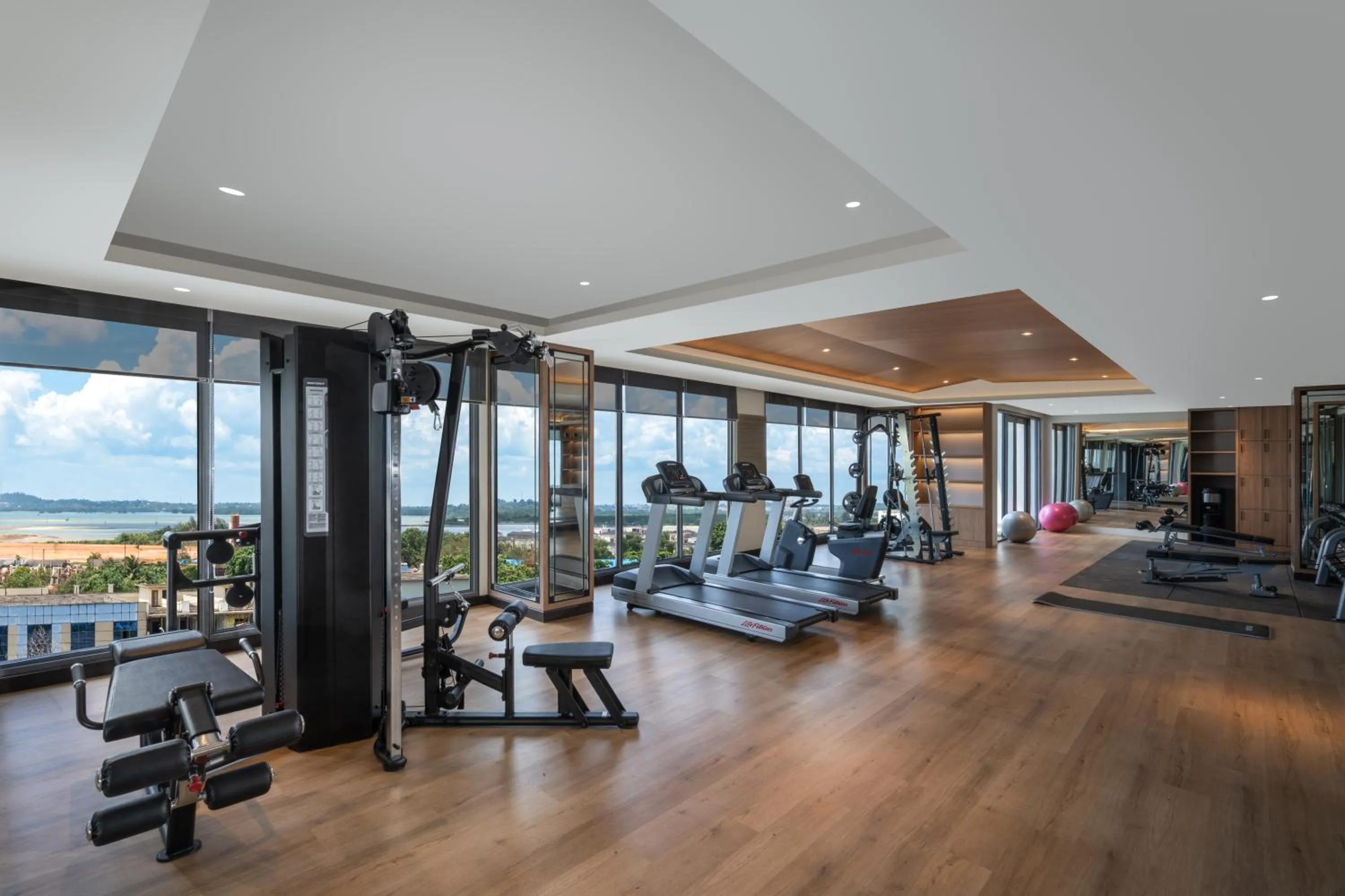 Fitness centre/facilities in Grand Mercure Batam Centre