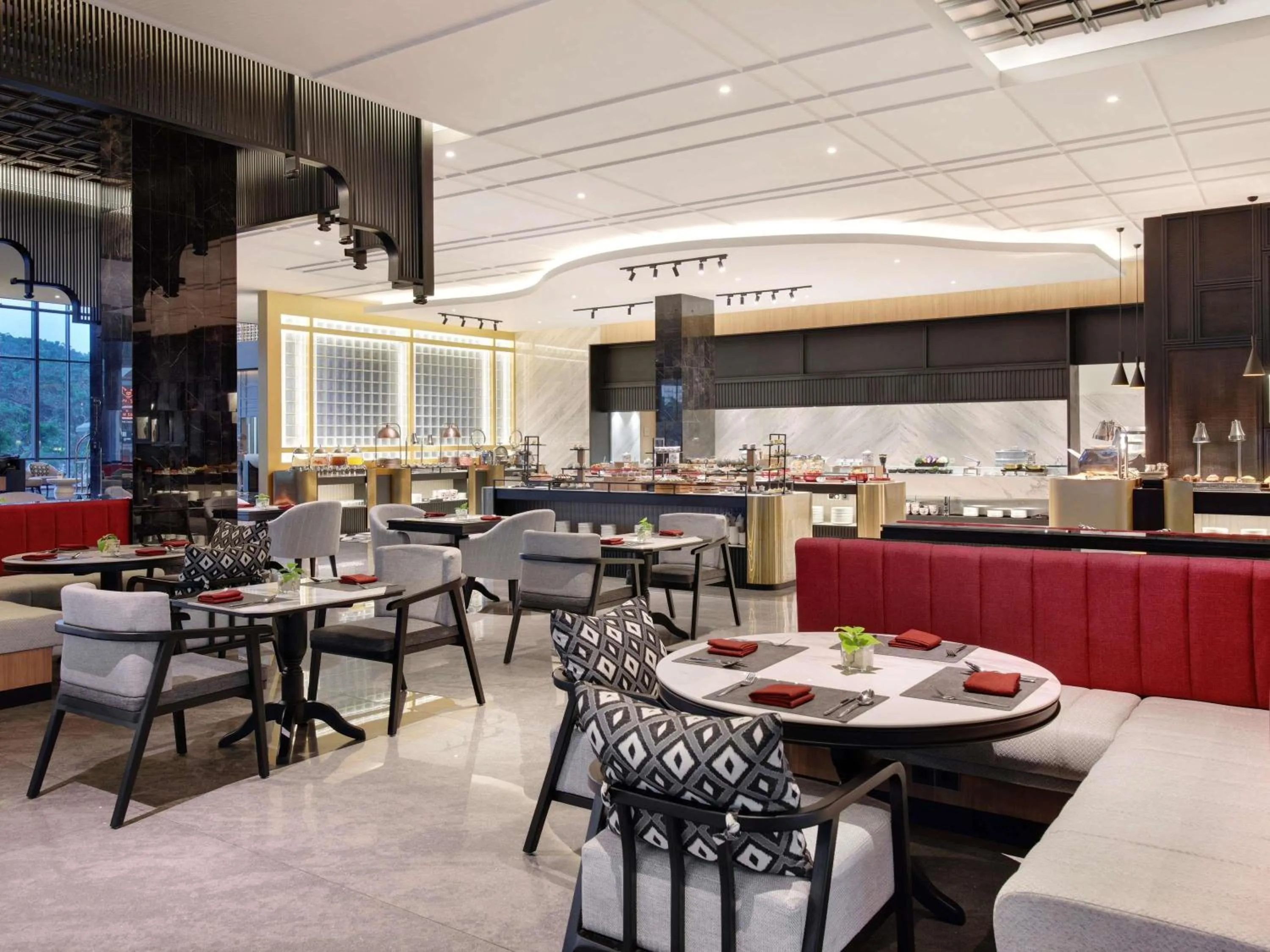 Restaurant/places to eat in Grand Mercure Batam Centre