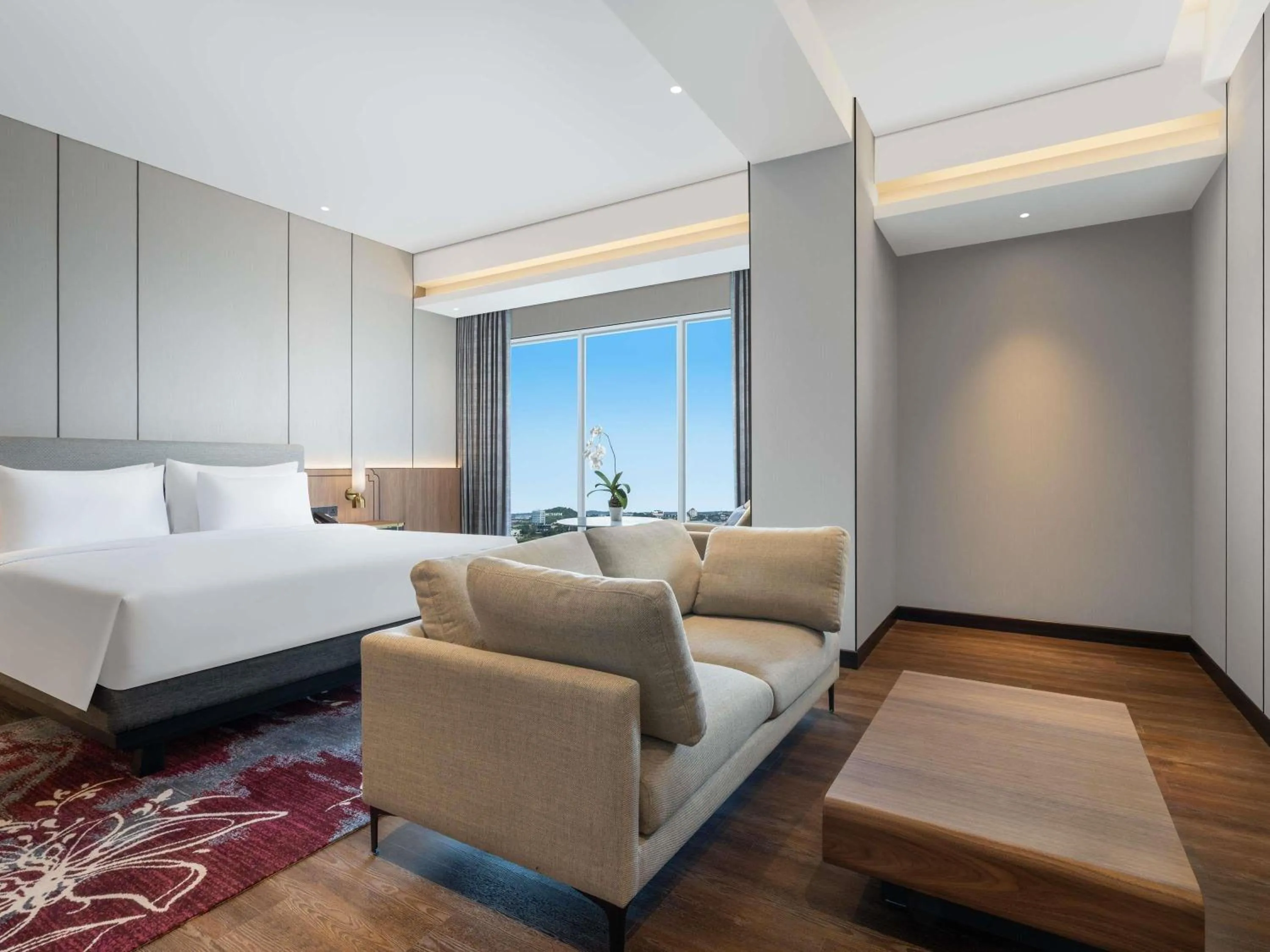 Bedroom, Bed in Grand Mercure Batam Centre