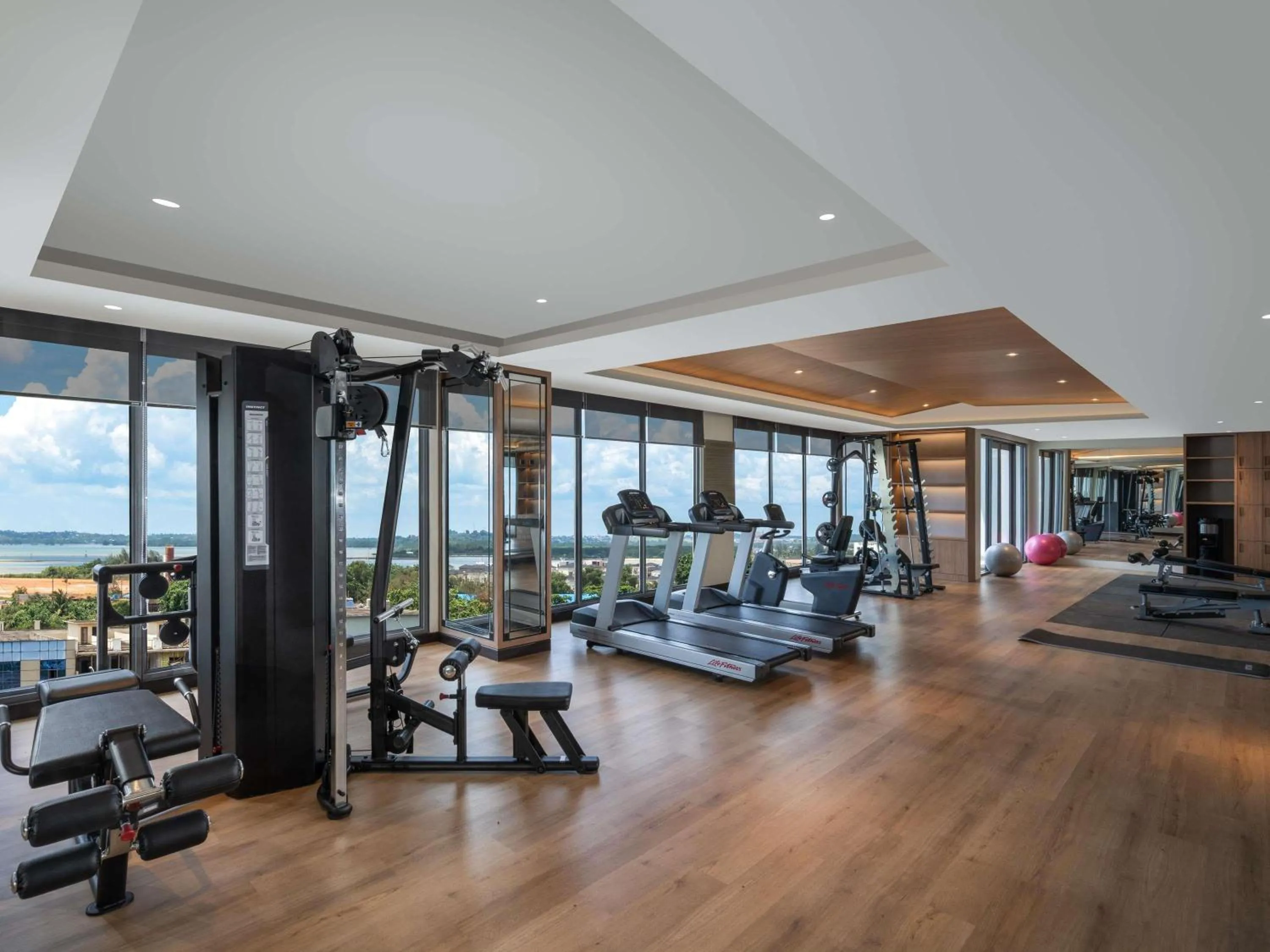 Fitness centre/facilities in Grand Mercure Batam Centre