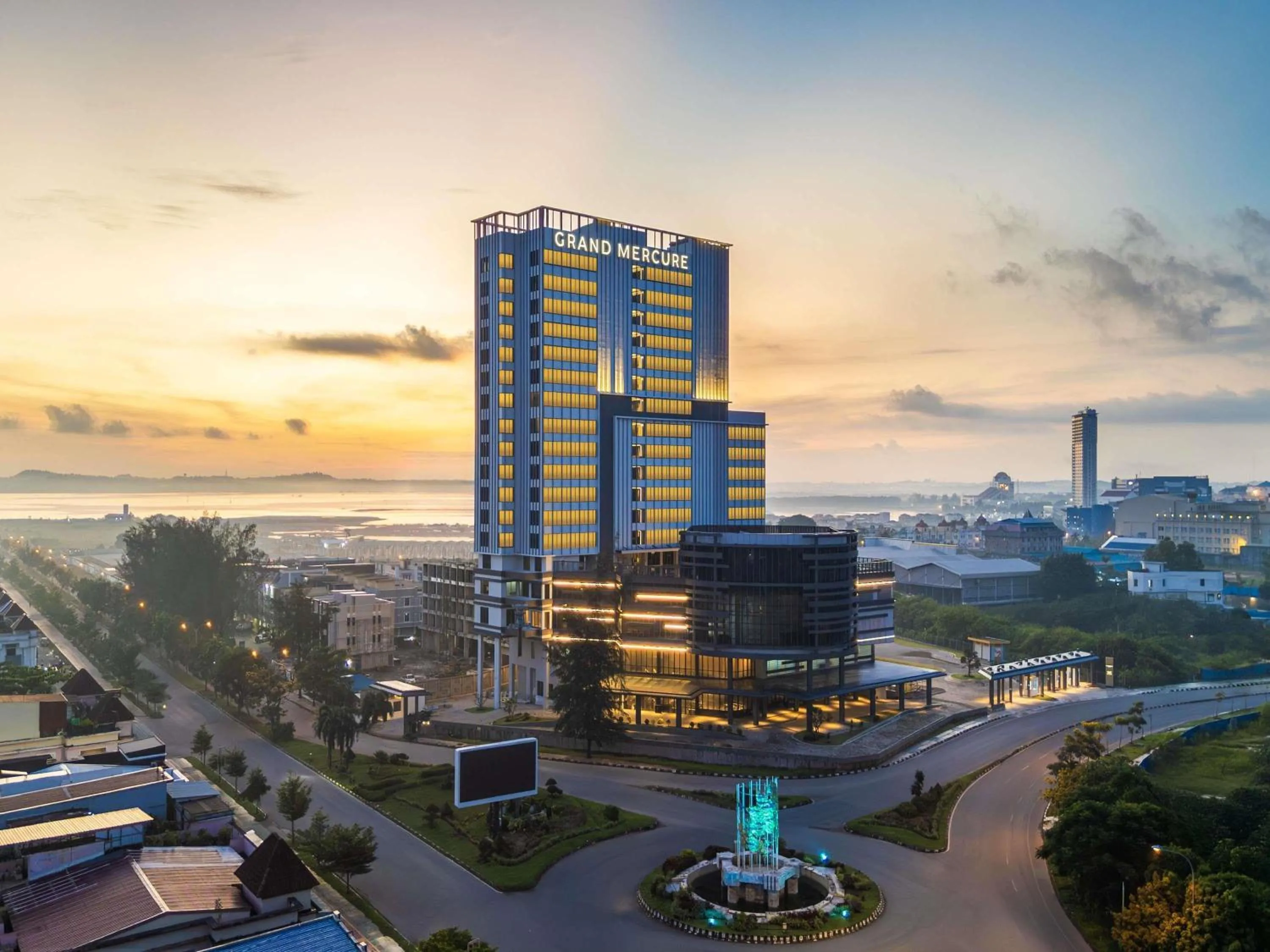 Pool view in Grand Mercure Batam Centre