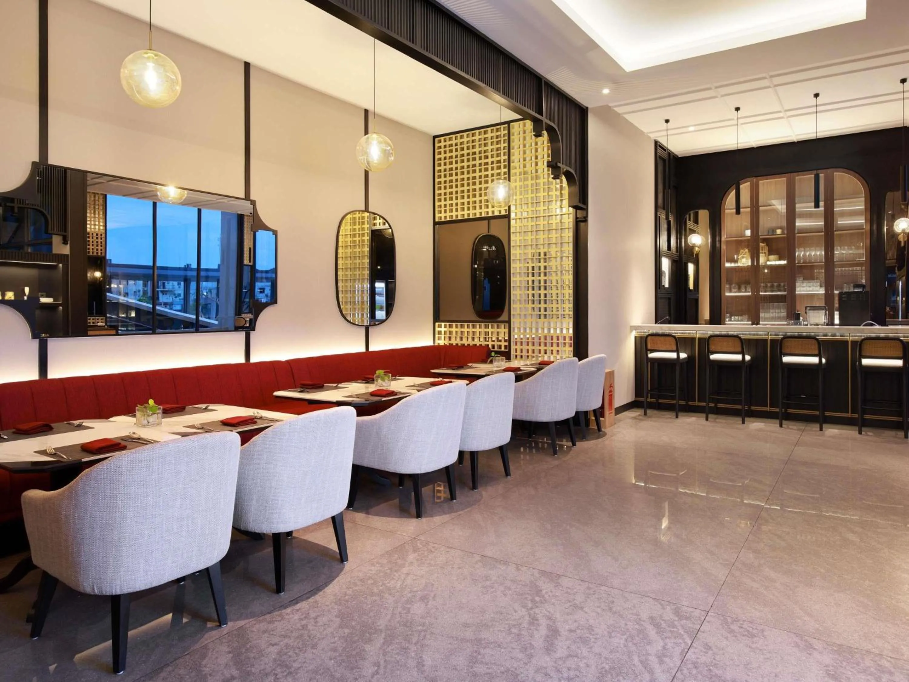 Restaurant/places to eat in Grand Mercure Batam Centre